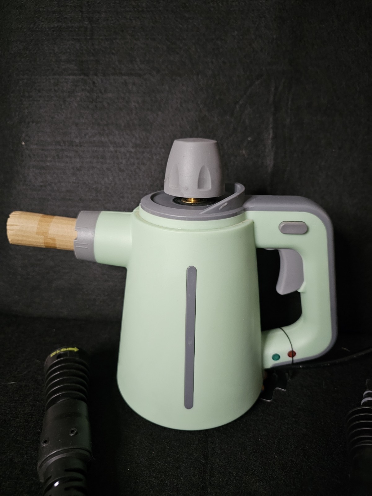 VeRosky 1300W Handheld Pressurized Multi-Surface Steam Cleaner WHL-618 Green