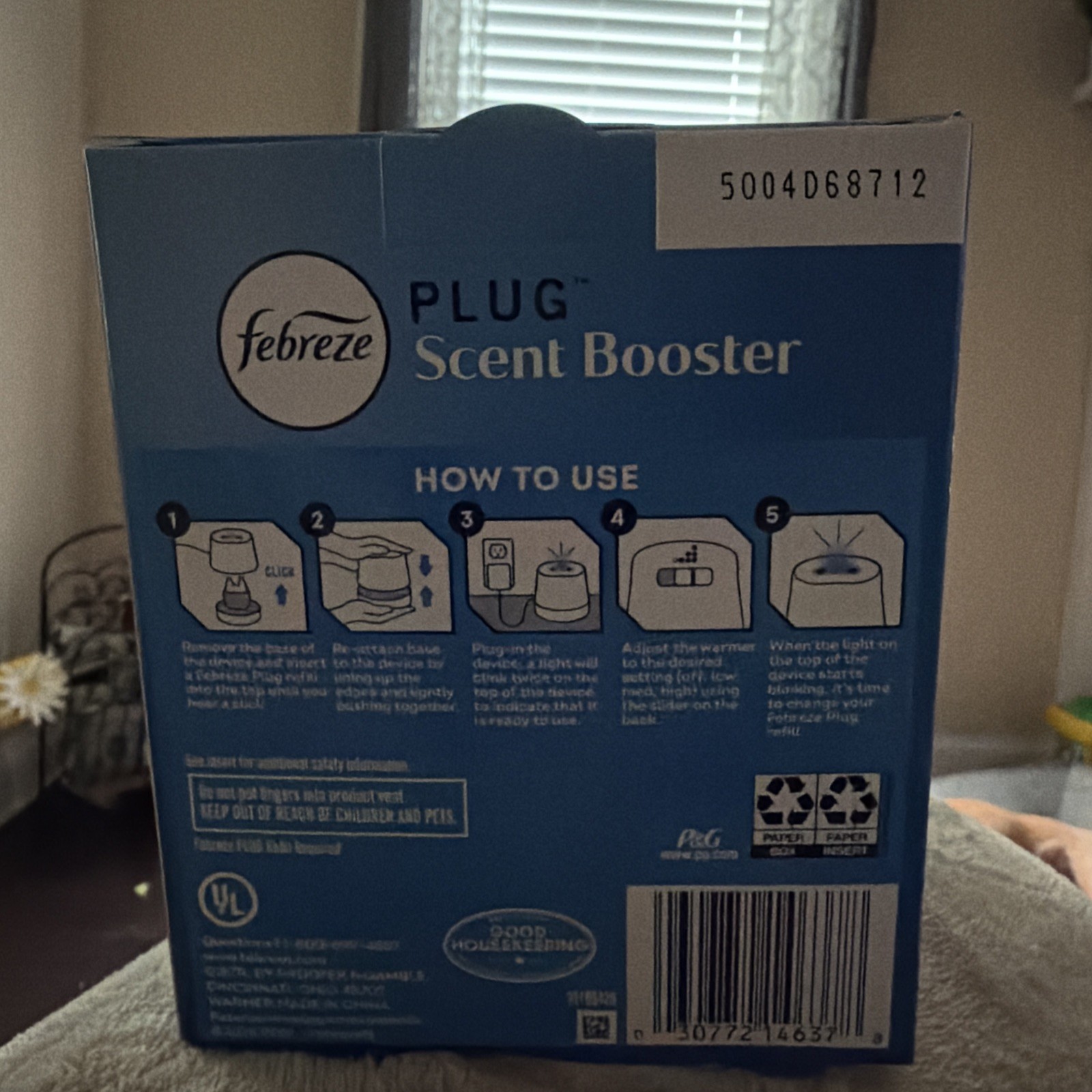 Febreze PLUG Scent Booster Continuous Scent Device Oil Diffuser New