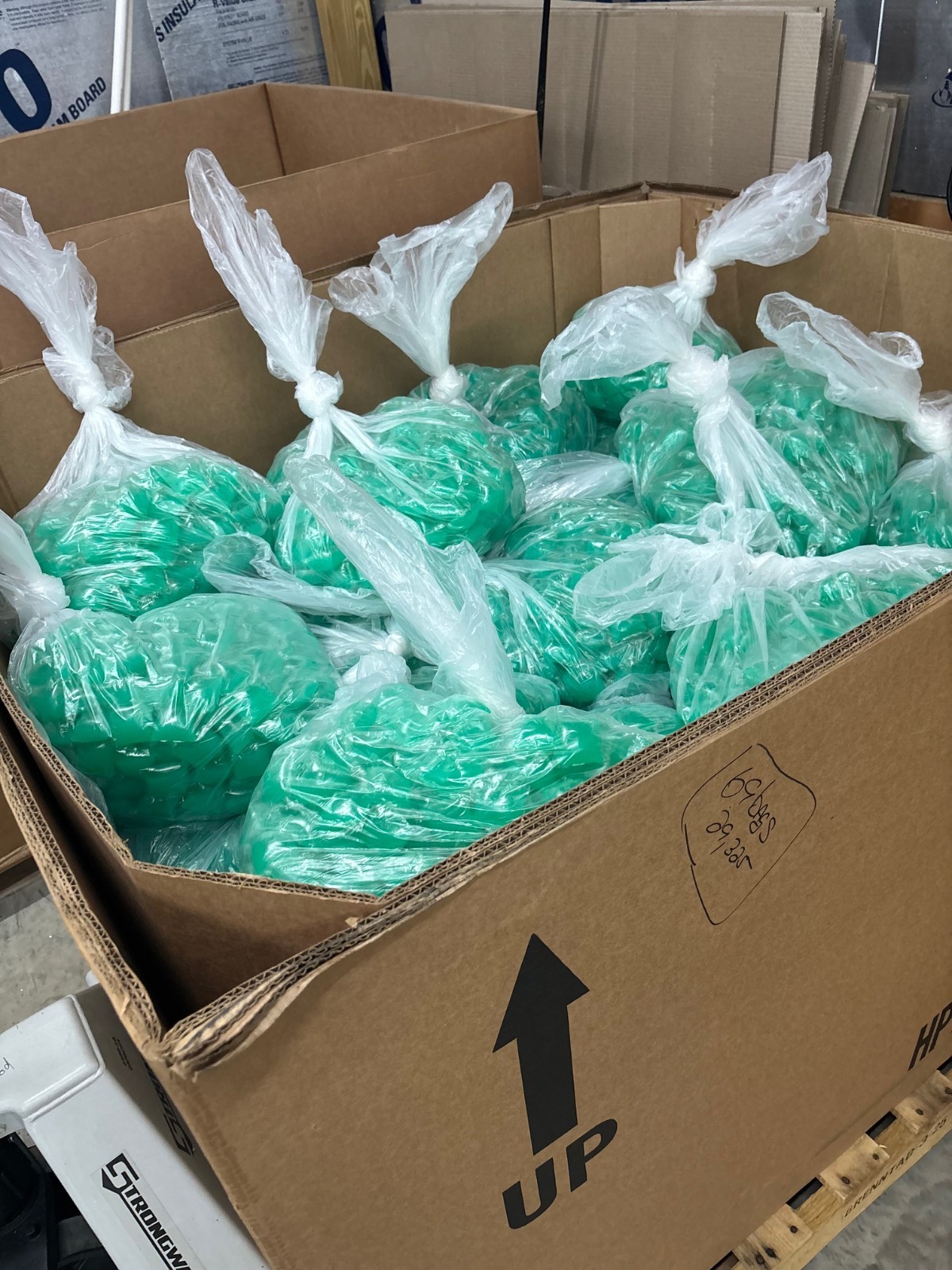 Bulk bag of gain Detergent Laundry pods/pacs approx 400 ct