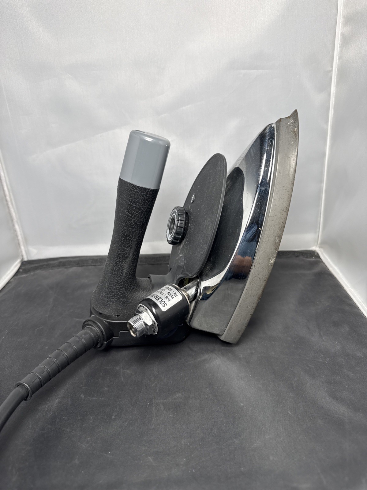 Silver Star ES-300 Industrial Gravity Feed Steam Iron – 1000W – TESTED WORKING