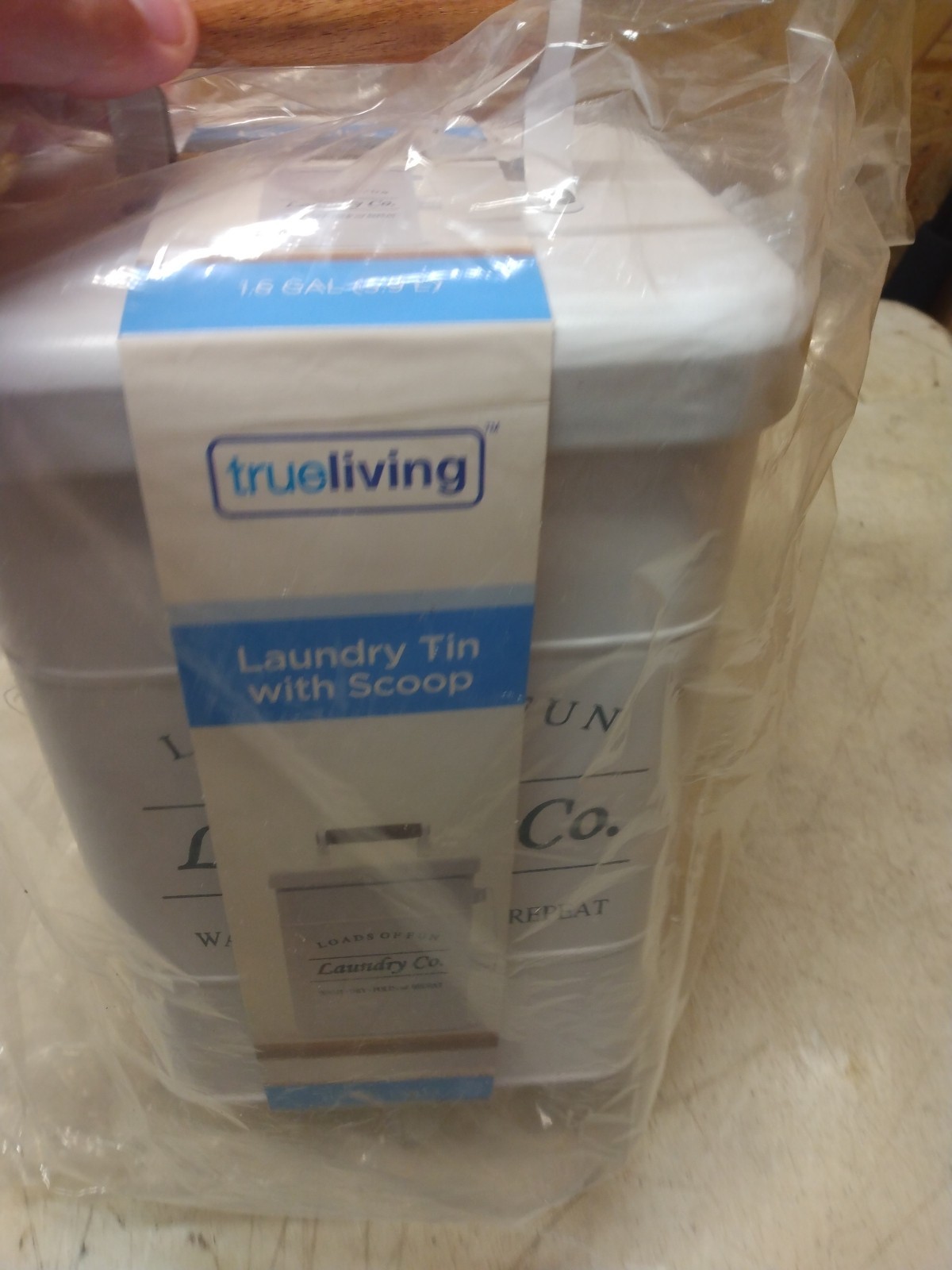 True living Laundry Detergent Tin With Scoop 1.6 Gallon