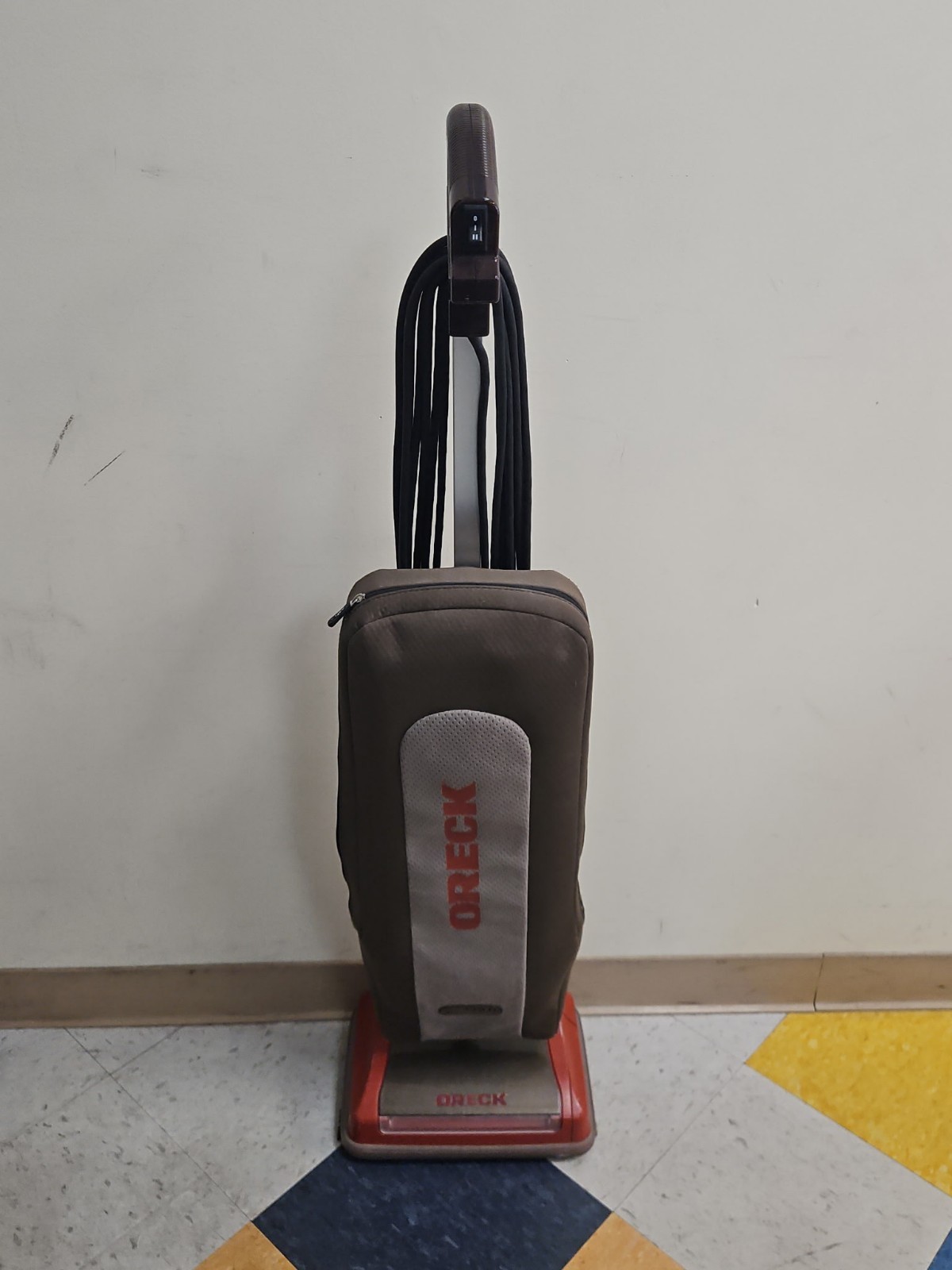 Oreck Commercial Vacuum U4150H2R Intellashield XL Gold