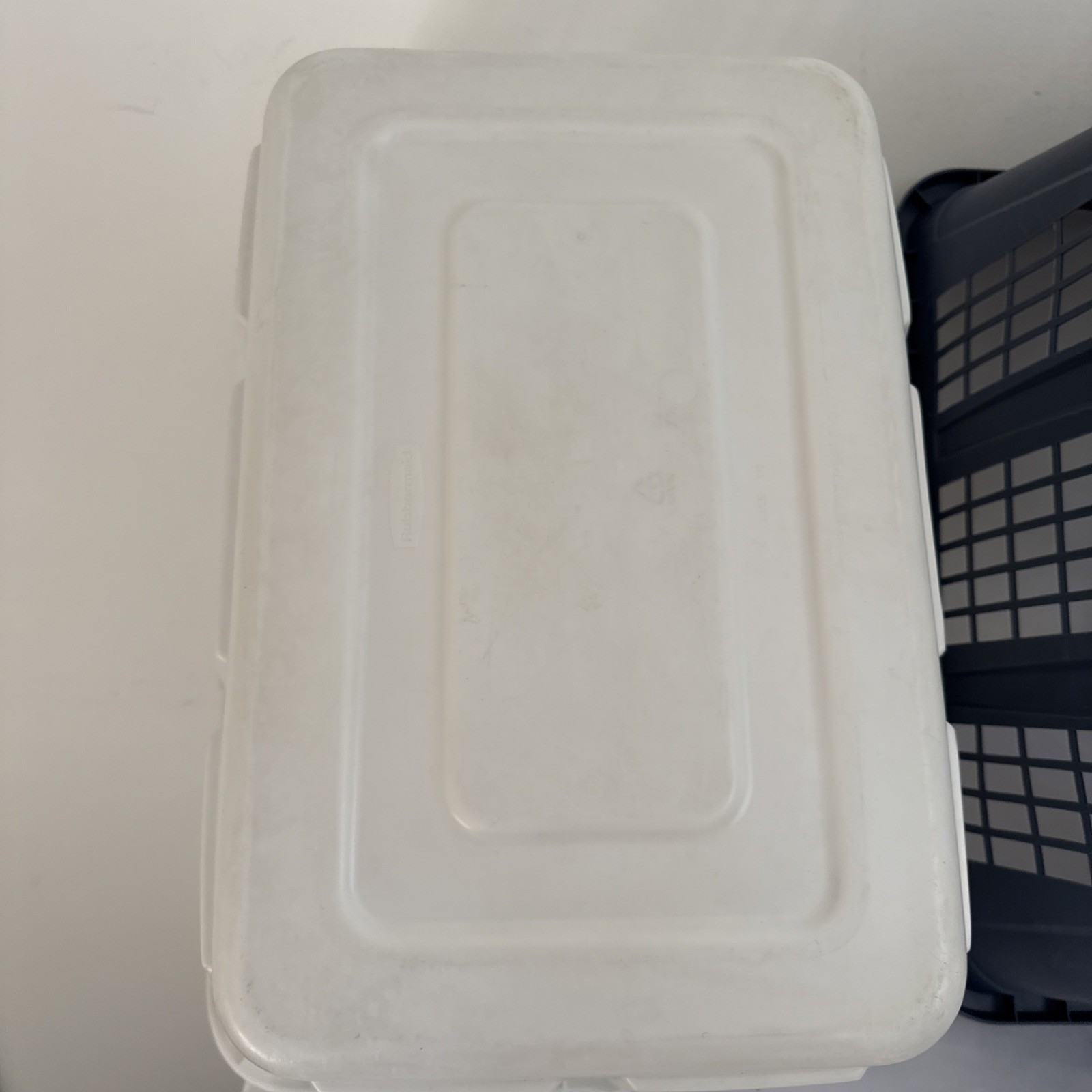 VTG Rubbermaid Laundry Baskets White & Blue No. 2965 Rectangular Retro USA GUC
