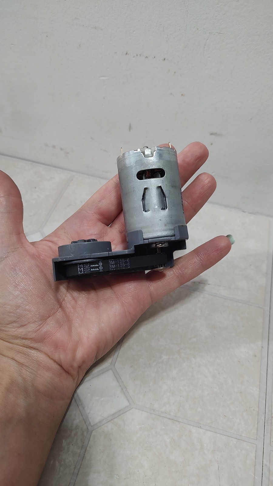 BLACK+DECKER POWERSERIES+ BHFEA520J Cordless Stick Roller Brush Motor & Gear OEM