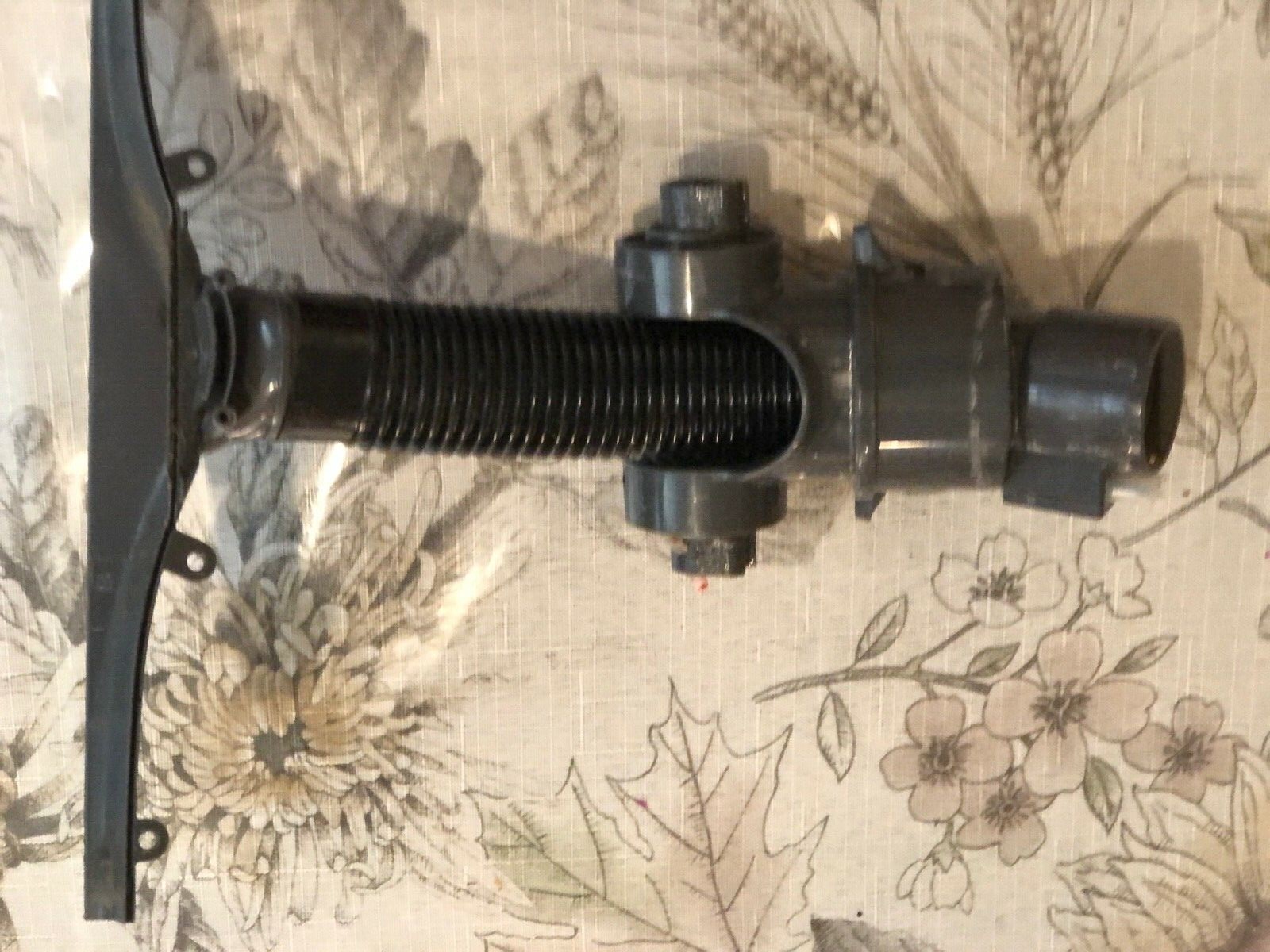 SHARK VACUUM BATTERIES CHARHER & PARTS