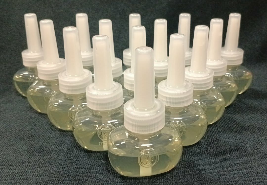(15) Glade PLUGINS Coconut Water & Beach Grass PLUGINS ~ BULK OUT OF PACKAGING