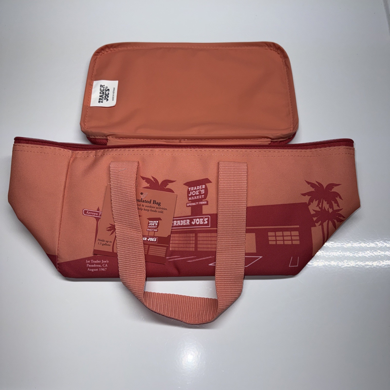 2025 Trader Joe’s Insulated Mini Cooler Bag In Peach/Coral Brand New With Tag