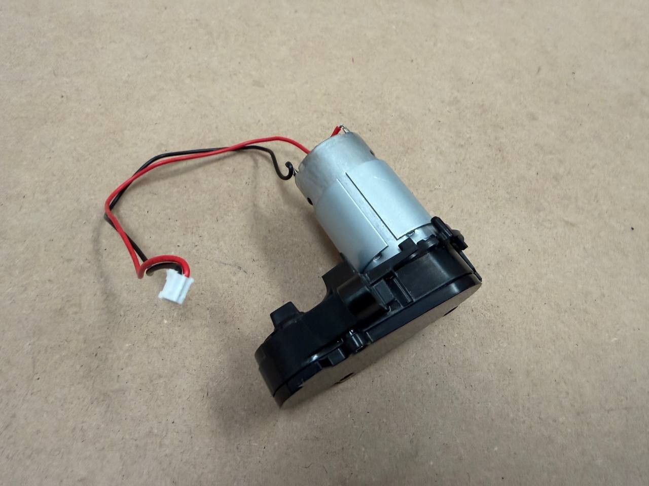 Shark Matrix Robot Vacuum Main Roller Brush Motor RV2320EGUS Replacement Part