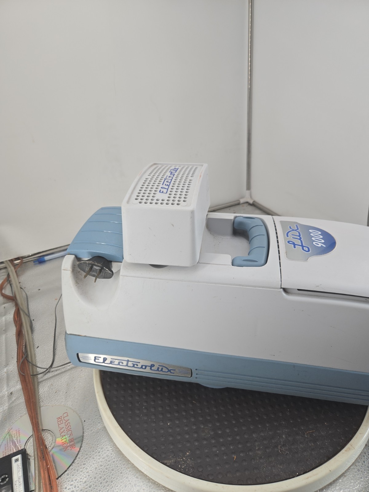 Electrolux areus lux 9000 vacuum canister motor base only model c134d runs Great