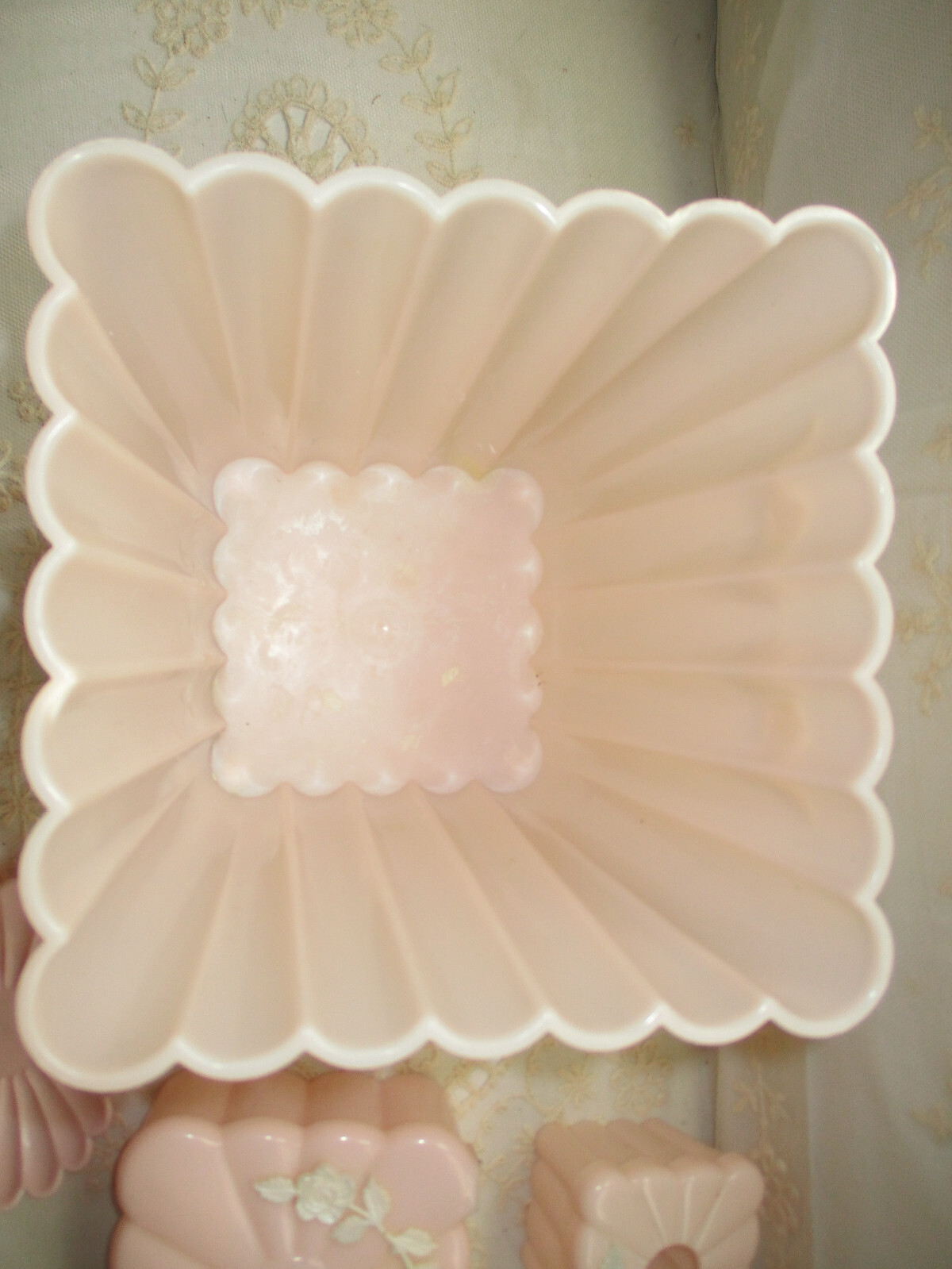 Vintage 1950s Menda Co Pink Ribbed White Rose Bathroom Wastebasket & Vanity Set