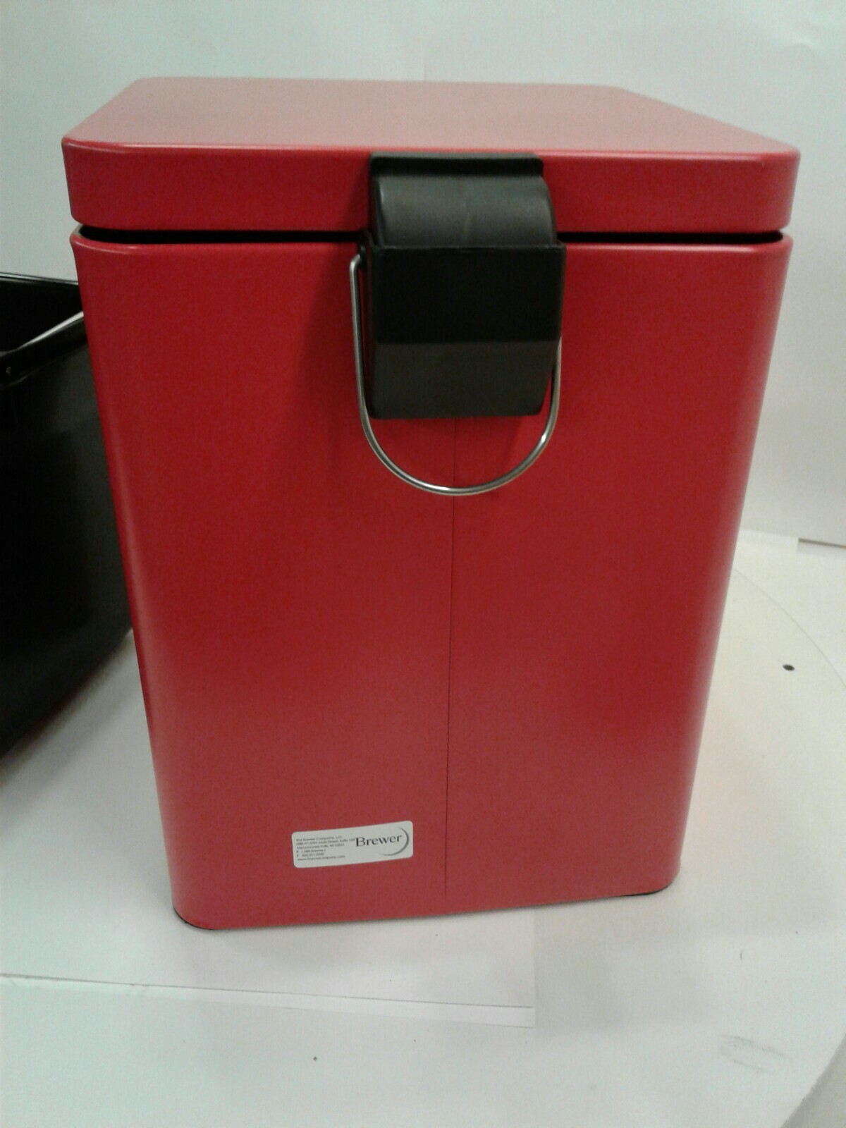 Brewer 35270 Square Steel Step-On Waste Can 20 QT Red 11″ x 12.75″ x 17.25″