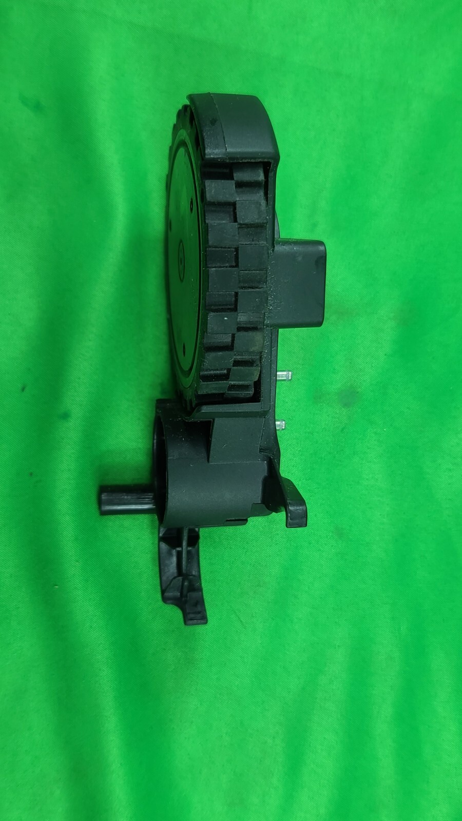 Shark LEFT Wheel ONLY OEM UR1100S1US