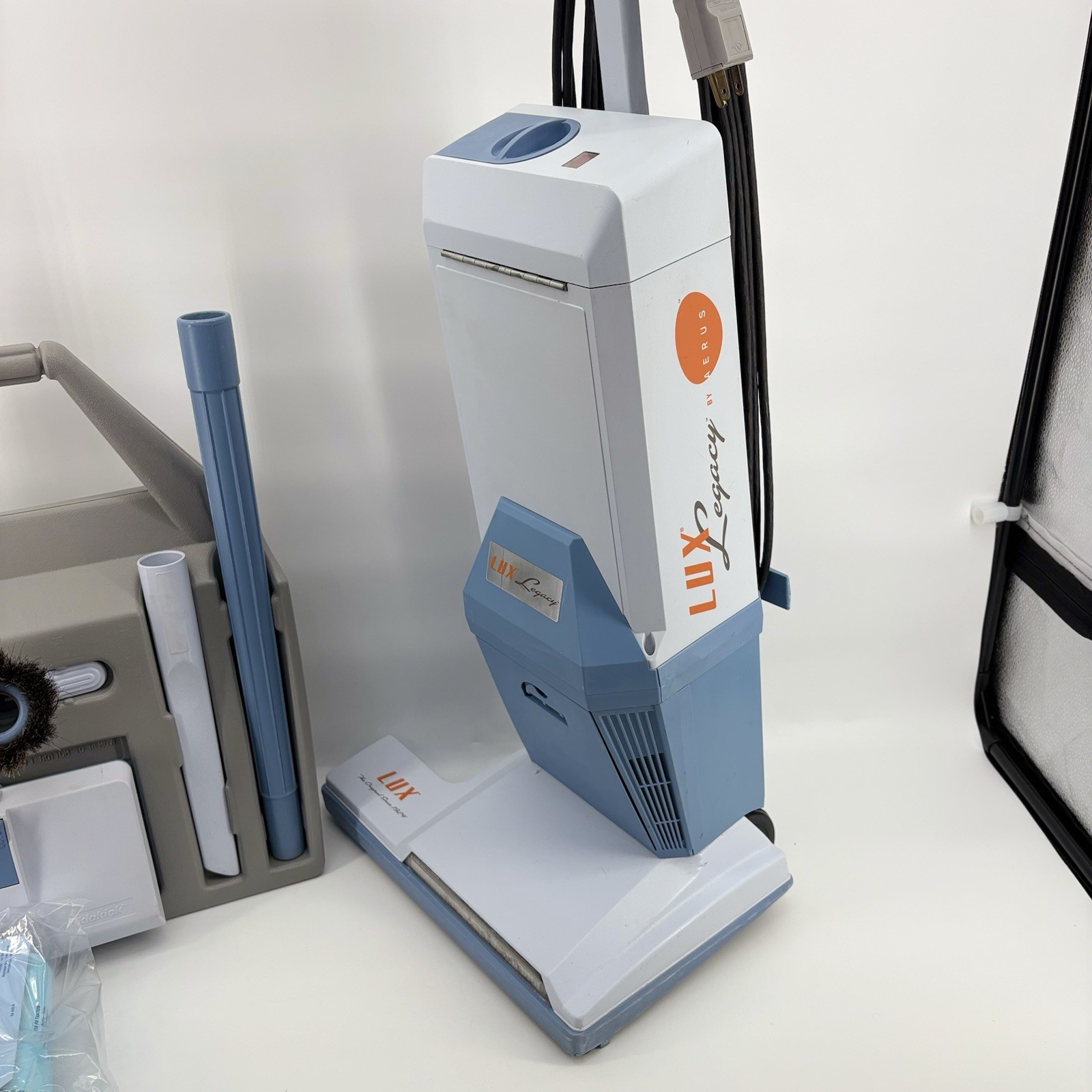 Electrolux Aerus Lux Legendary U155C Upright Vacuum Cleaner Bags & Attachments