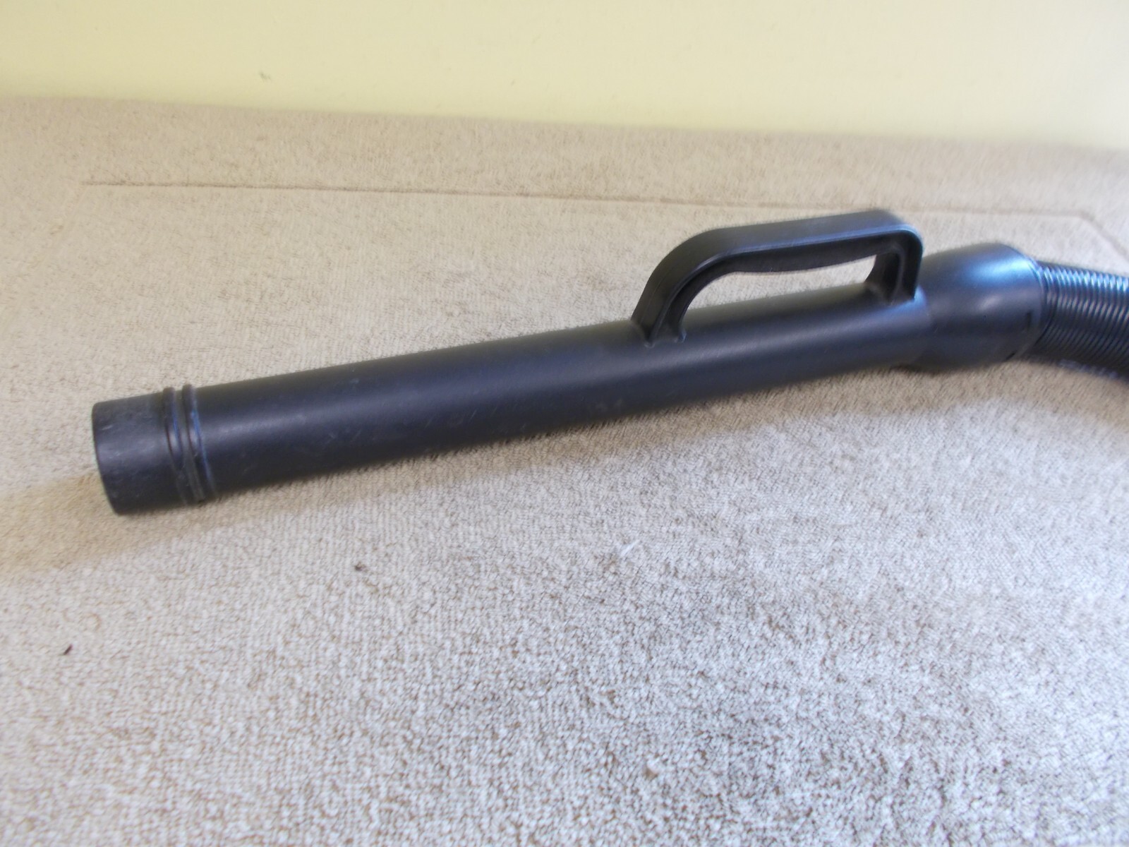 VTG ~ UNKNOWN BRAND ~ VACUM CANISTER TANK SWEEPER ~~ HOSE ONLY SHOP VACSTYLE