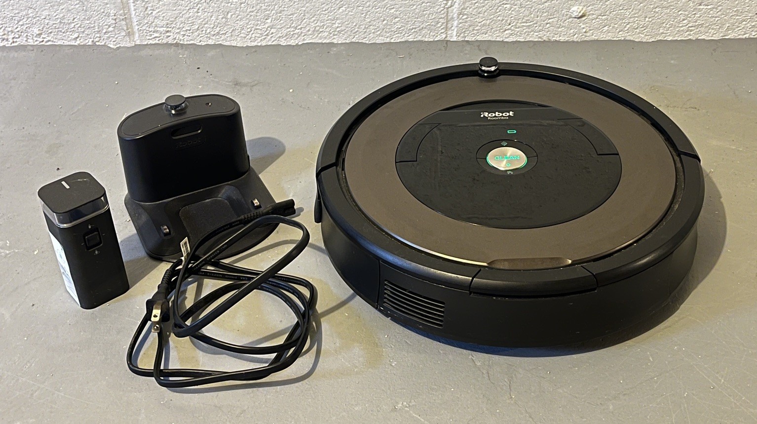 IROBOT Roomba 890 Robot Vacuum Wi-Fi Connected Works with Alexa -Fast Ship