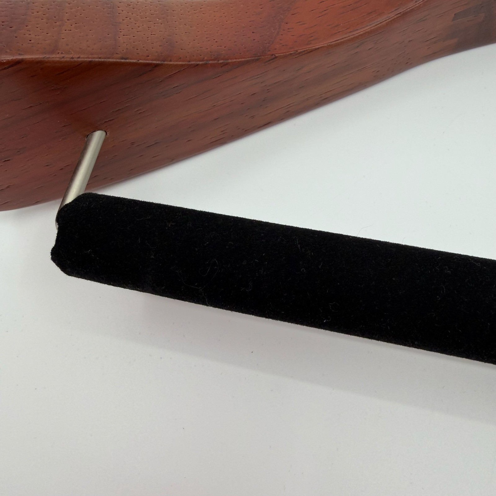 Butler Luxury Tailor Made Suit Hanger Wooden Velvet Trouser Bar Wide Shoulder