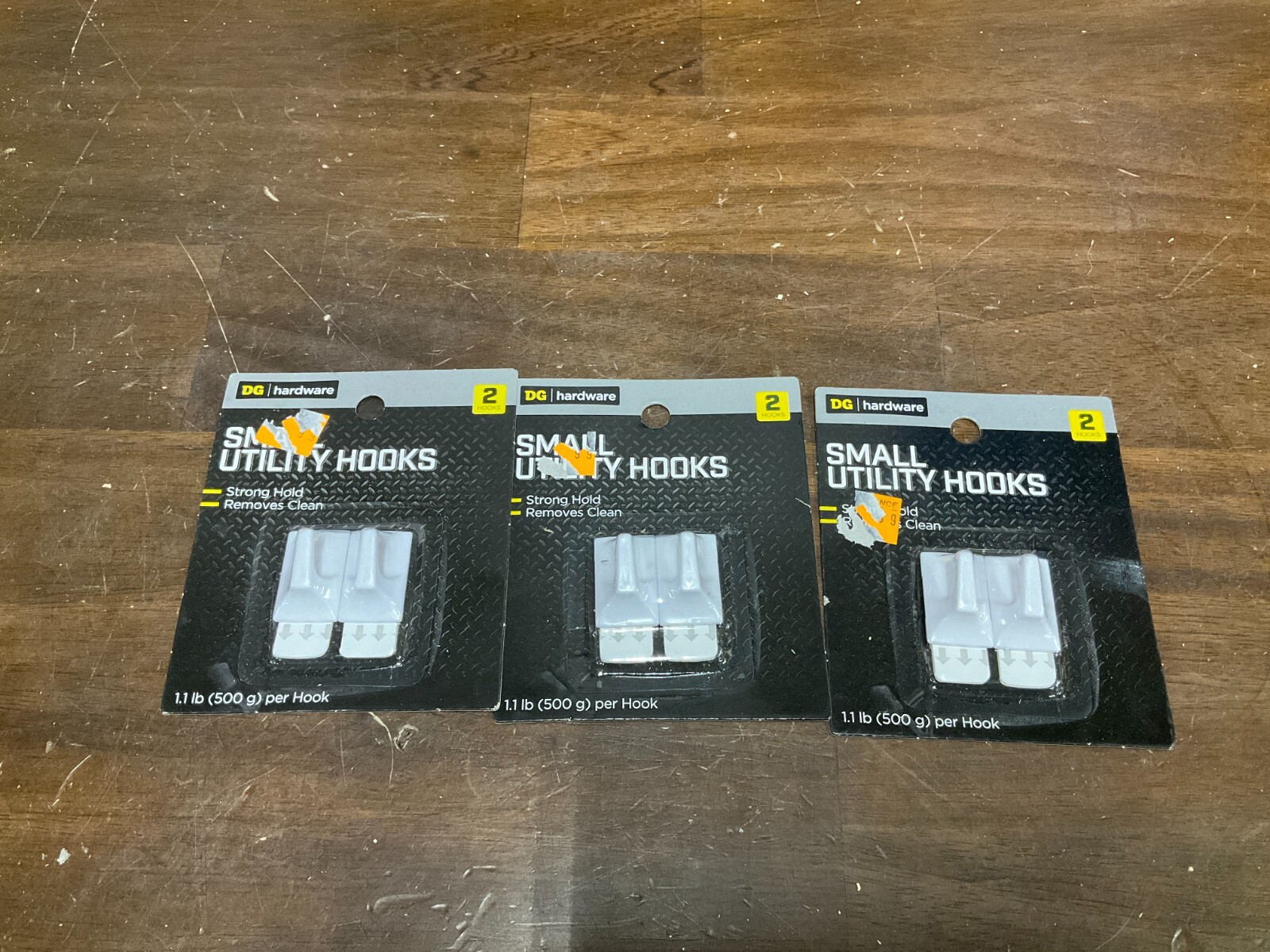 3 – 2 PACKS OF SMALL UTILITY HOOKS 1.1LB PER HOOK CAPACITY