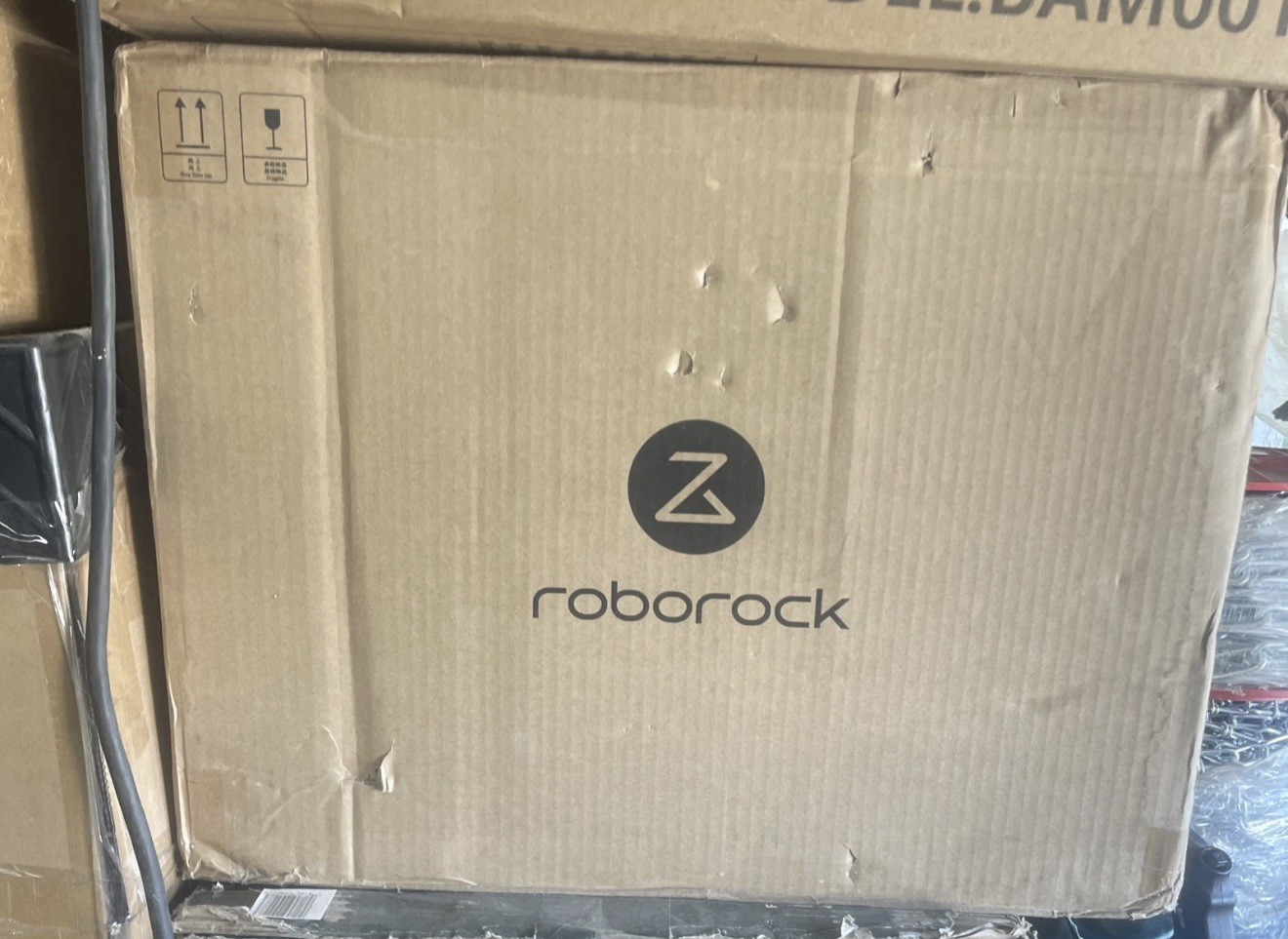 New In Box Roborock Qrevo S5V (Model: RRWOPEP EWFD24LRR) Robot Vacuum, 12,000pa