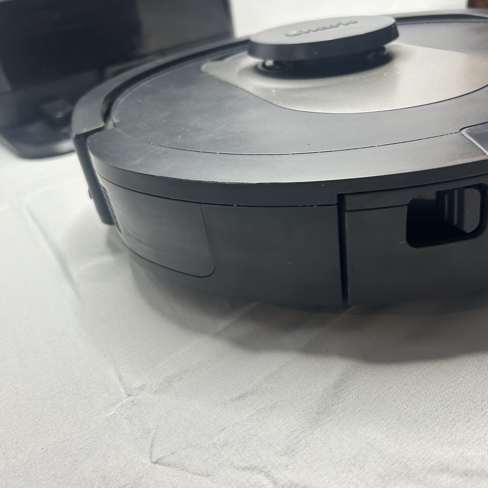 Shark AI Ultra Robot Vacuum Self-Empty Base UR250BE0US Black With Charging Base