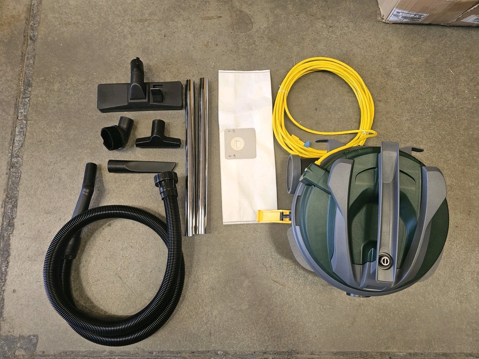 TENNANTCanister Vacuum, 12 gal. CapacityMfr #1252617Zoro #G6175021