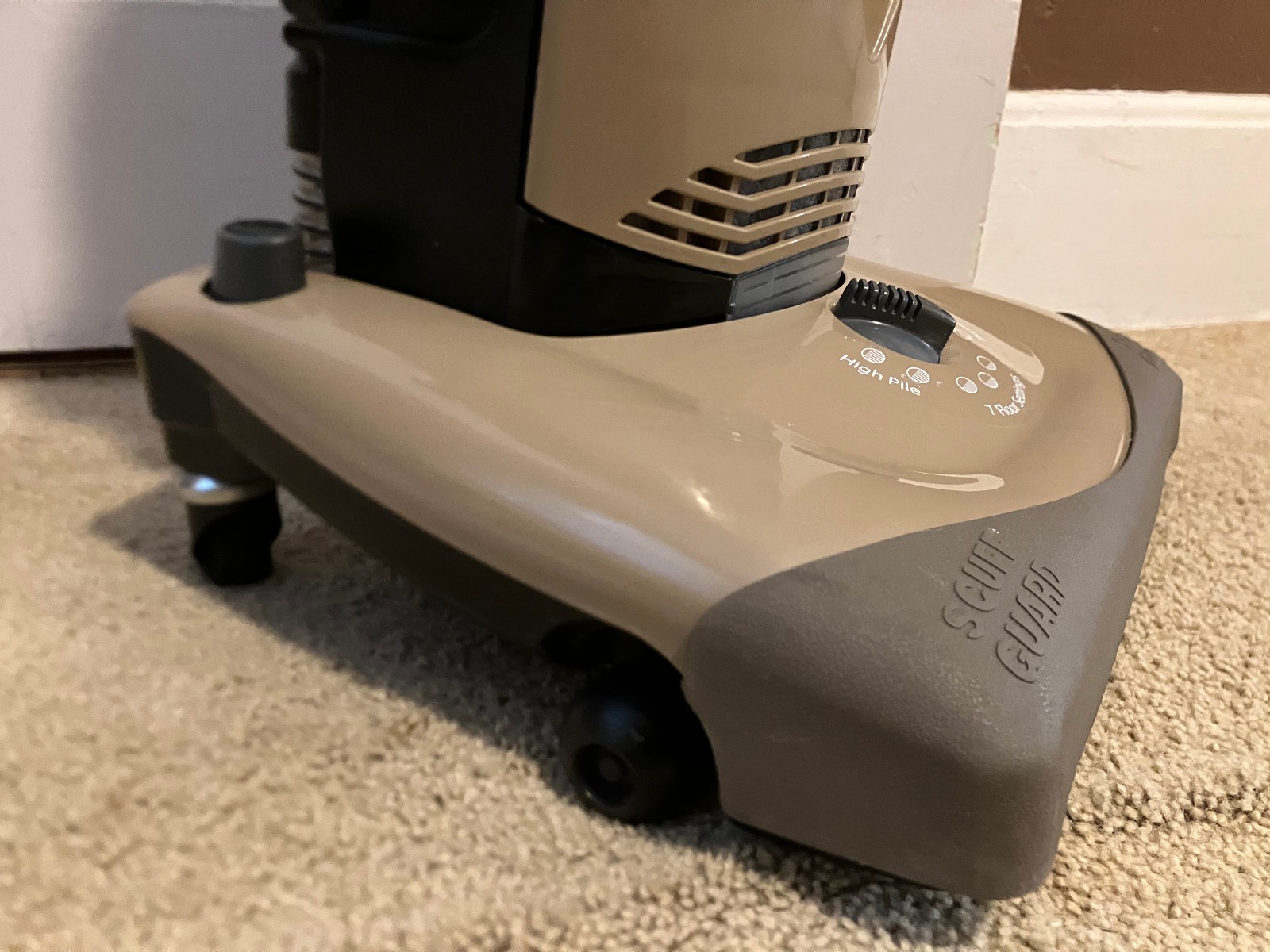 Dirt Devil Swivel Glide Vacuum Cleaner with Hose and Attachments