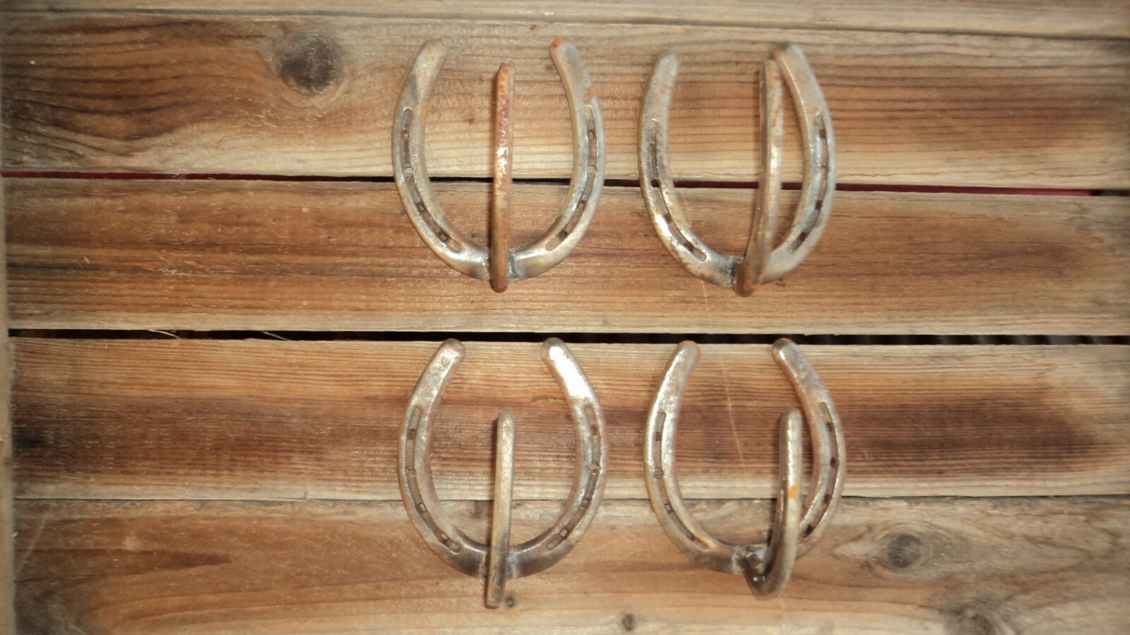 COMPACT GUN RACK RUSTY PLAIN HORSESHOE HAT hanger 2 sets rustic (4 piece )OLD