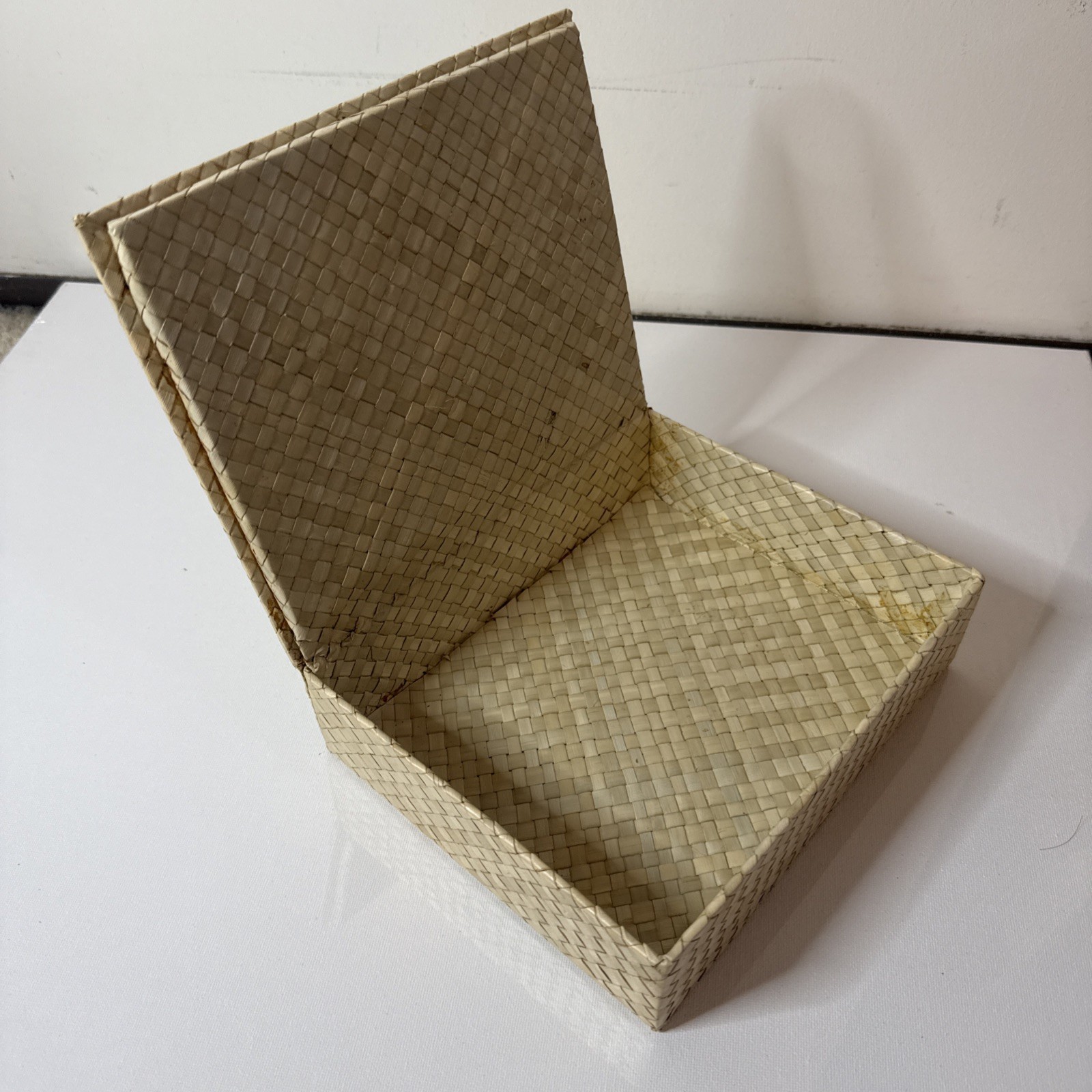 Natural Woven Straw Storage Box – Boho Handwoven Keepsake Gift Box