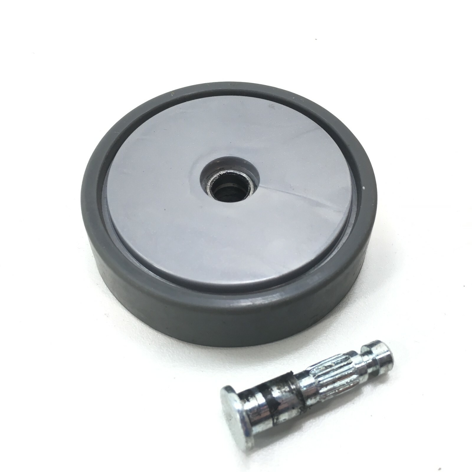 Shark NV351 NV350 NV352 NV353 NV22 NV27 LEFT or RIGHT WHEEL Assembly w/ PIN OEM