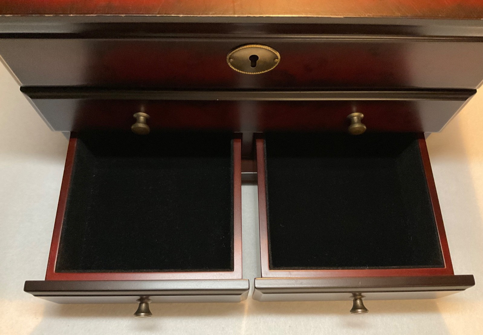 Rare 6HKS Vintage Mens Wooden Jewelry Keepsakes Box With Key. Hard to Find.