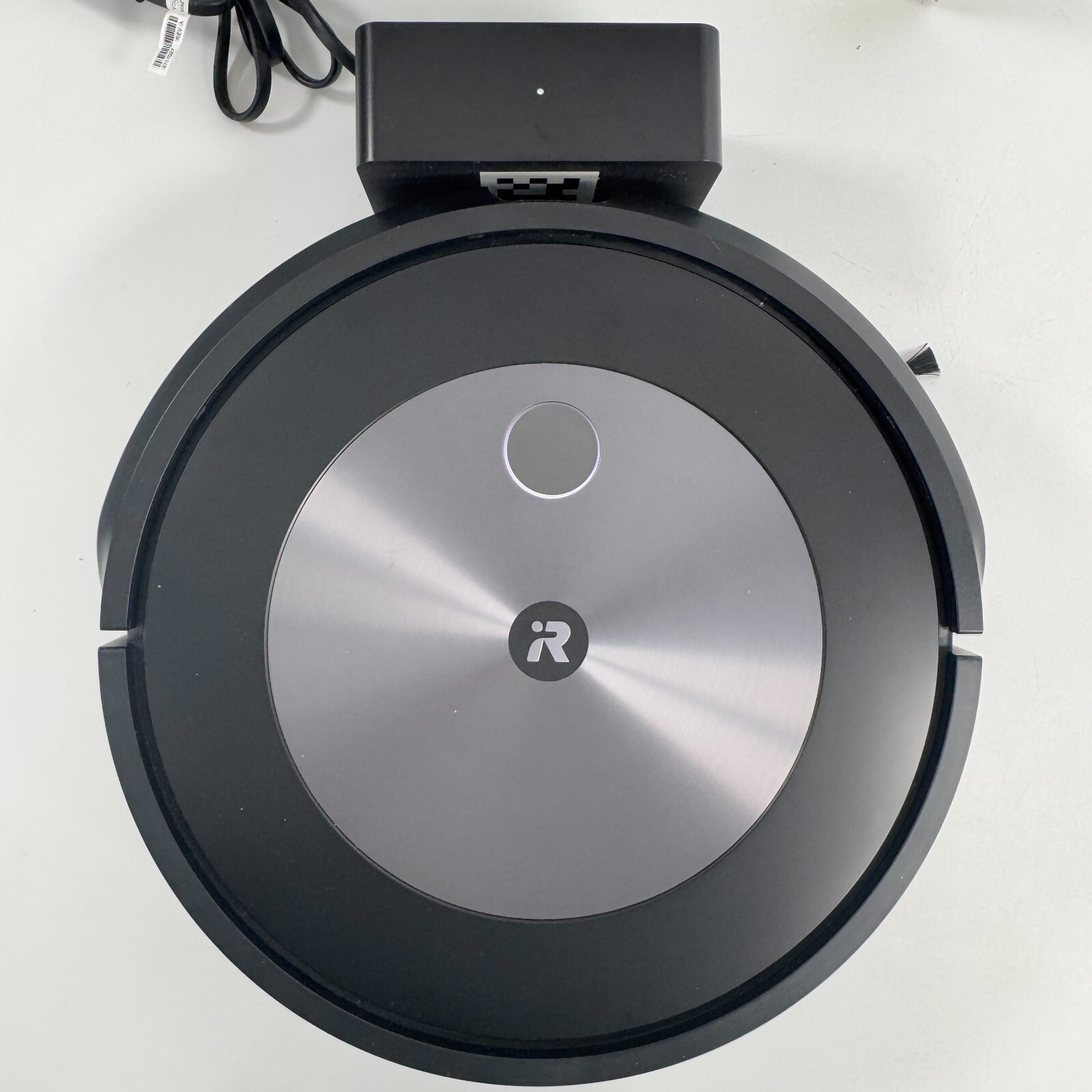 iRobot Roomba j7 Vacuum Cleaning Robot Wi-Fi Unit and Base