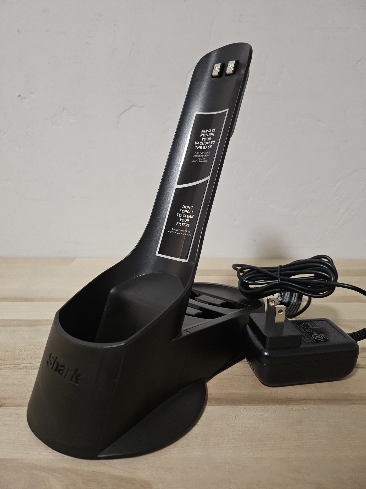 Shark WANDVAC – Lightweight Cordless Handheld Vacuum w/ Brush WV201 – Black