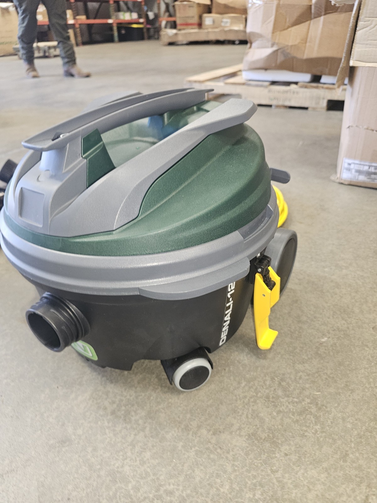 TENNANTCanister Vacuum, 12 gal. CapacityMfr #1252617Zoro #G6175021