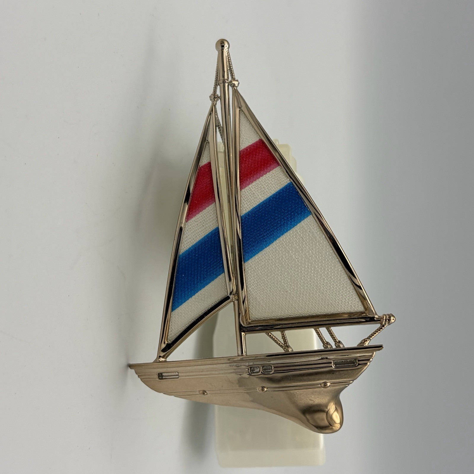 BATH & BODY WORK WALLFLOWER NIGHT LIGHT PLUG IN Sailboat Red White Blue Tested