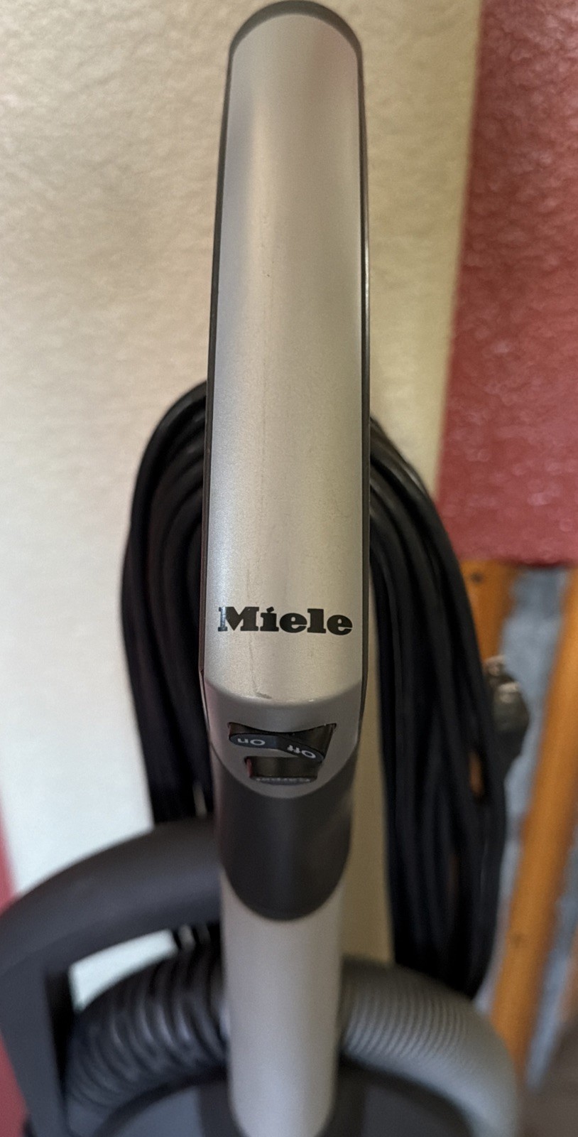 Miele Cat & Dog Upright Vacuum Model: S7260 Made In Germany