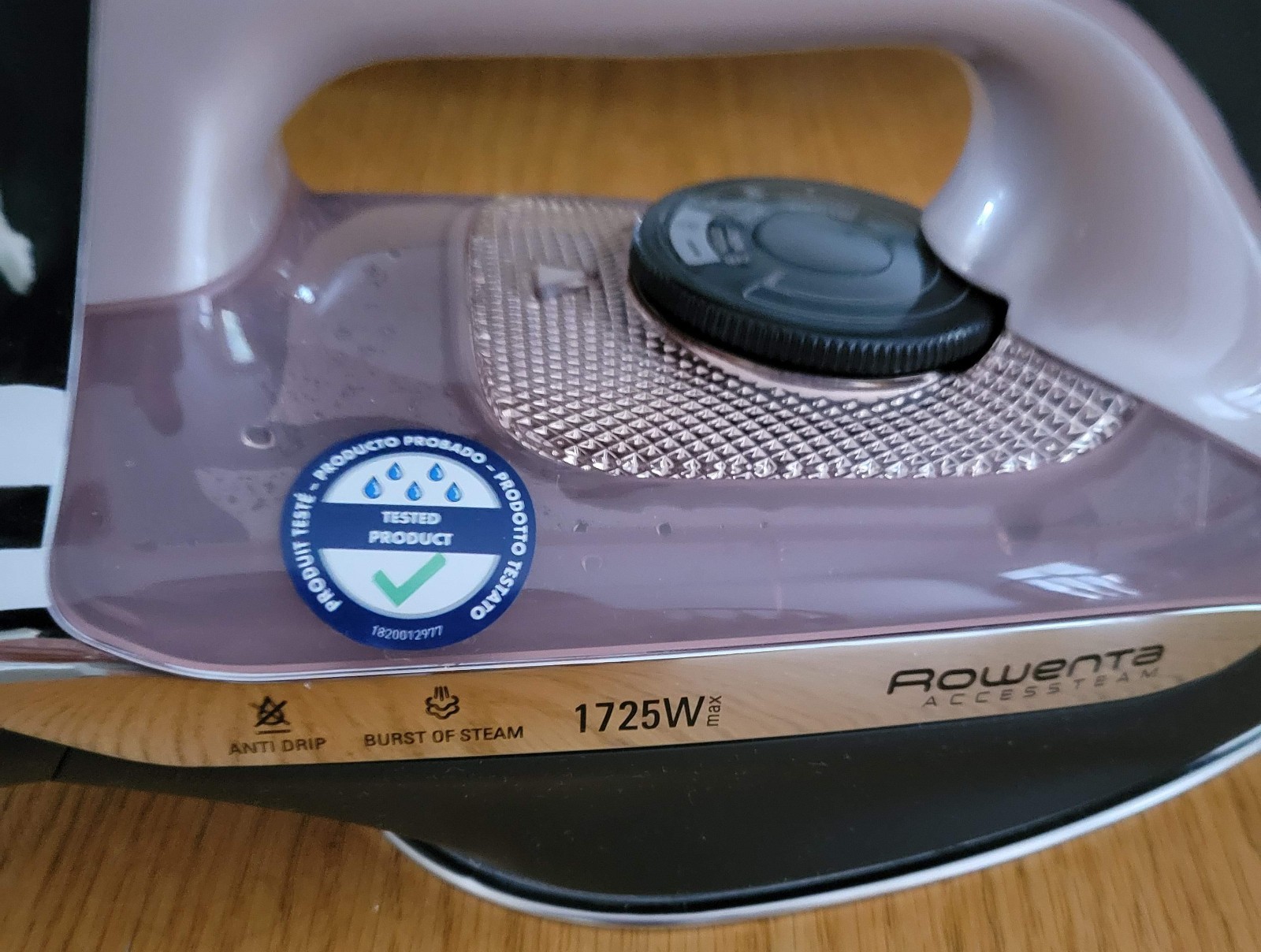 Rowenta Iron, Steam bursts, retractable cord, 1725w