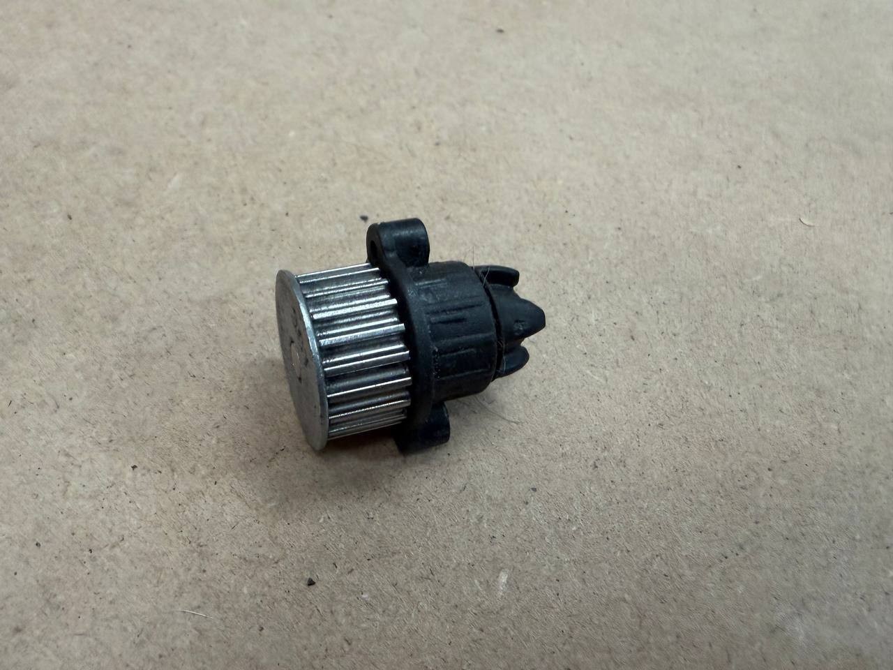 Shark Vacuum AZ4002 Gear Wheel Assembly OEM Replacement Part
