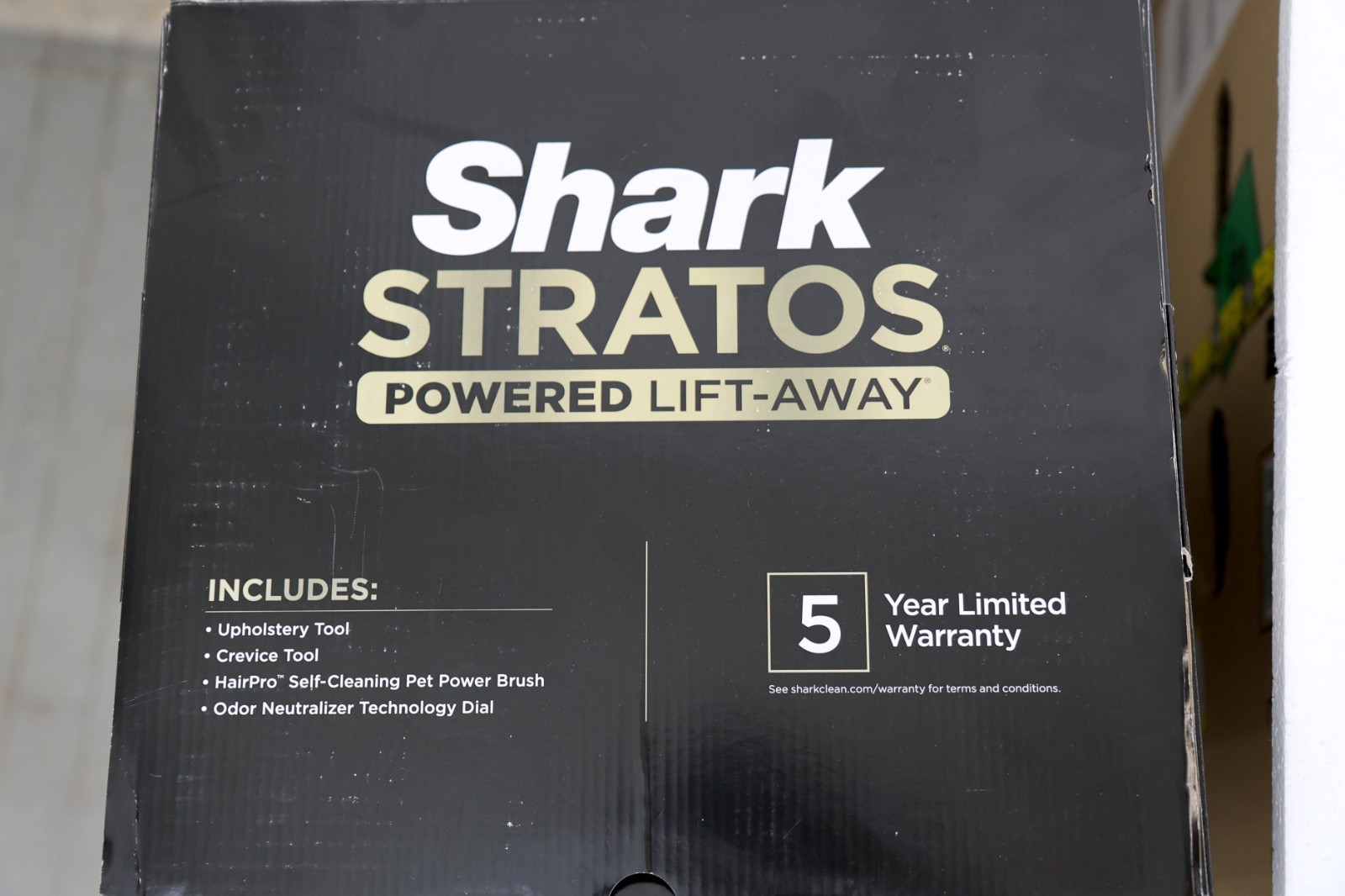 Shark Stratos AZ3002 TruePet Upright Vacuum – Blue