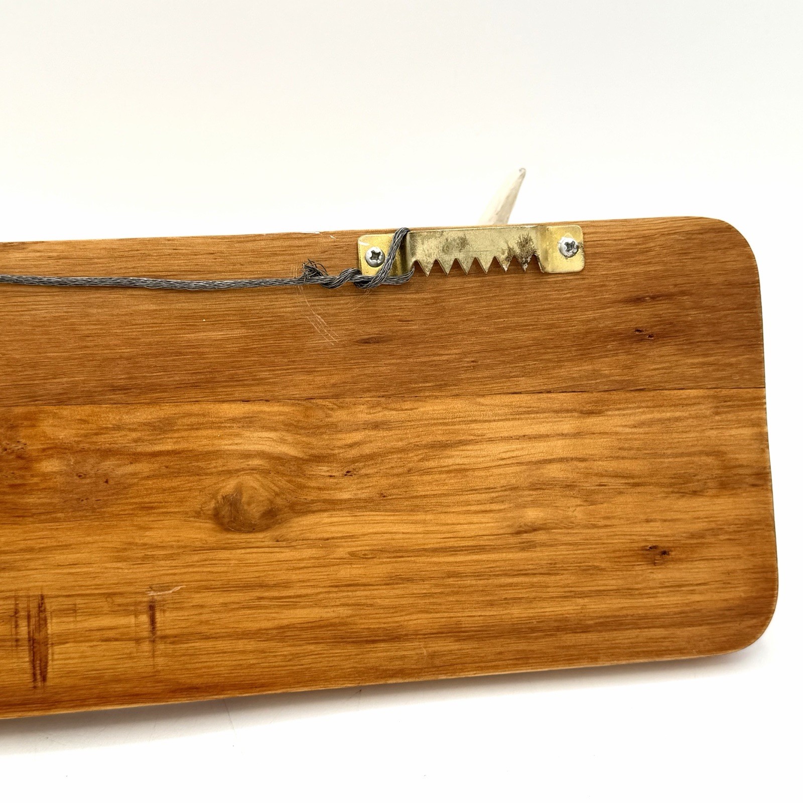 Rustic White Tail Deer Antler Wall Mounted Coat Hat Rack On Wood 17.5 X 4 Inch