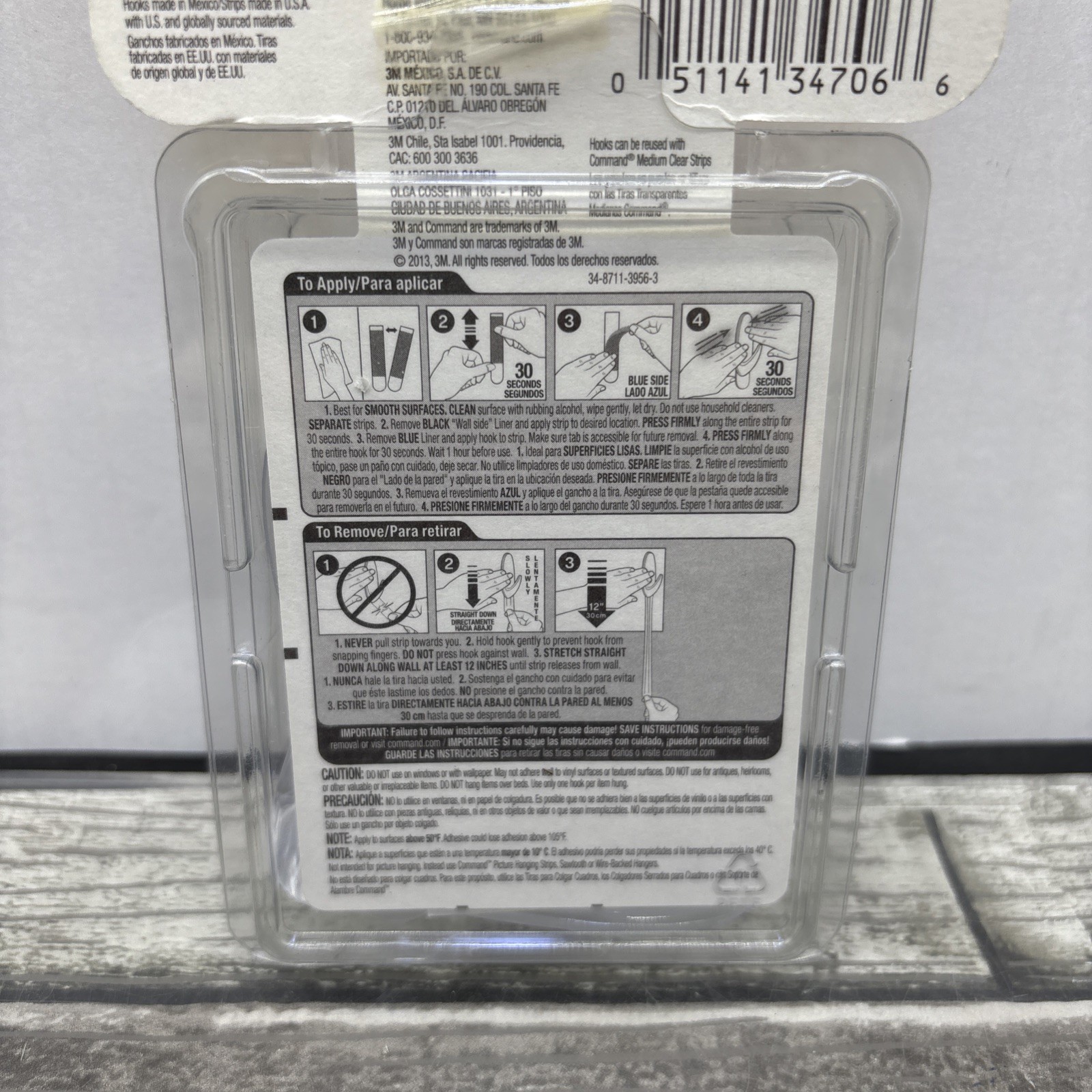 3M Command Clear Medium Hooks, Holds 2 lb, Pack Of 6 Hooks And 12 Strips {54}