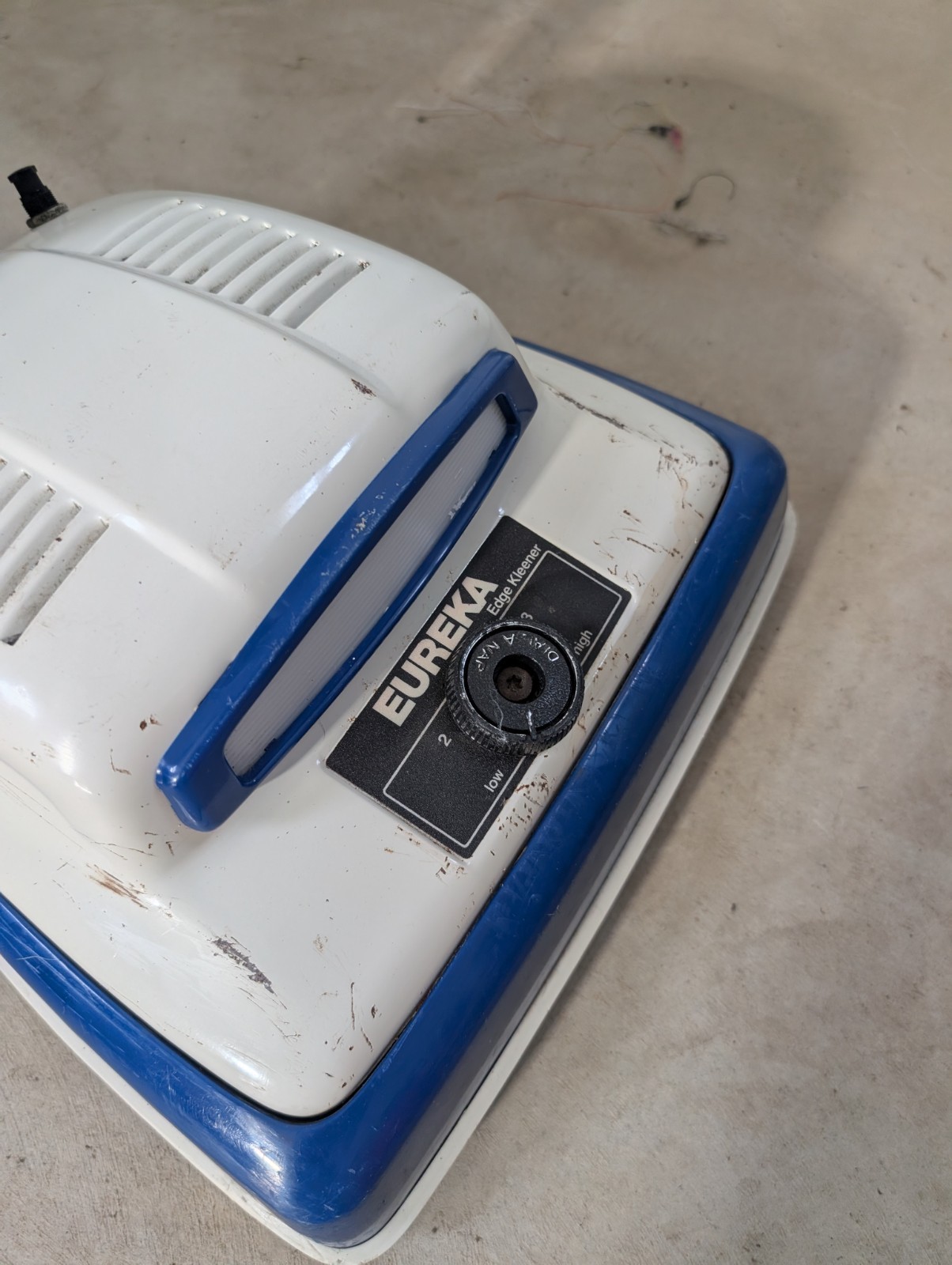 Vintage Eureka Upright Vacuum Model 1485 Blue White w/Headlight – Tested – Works