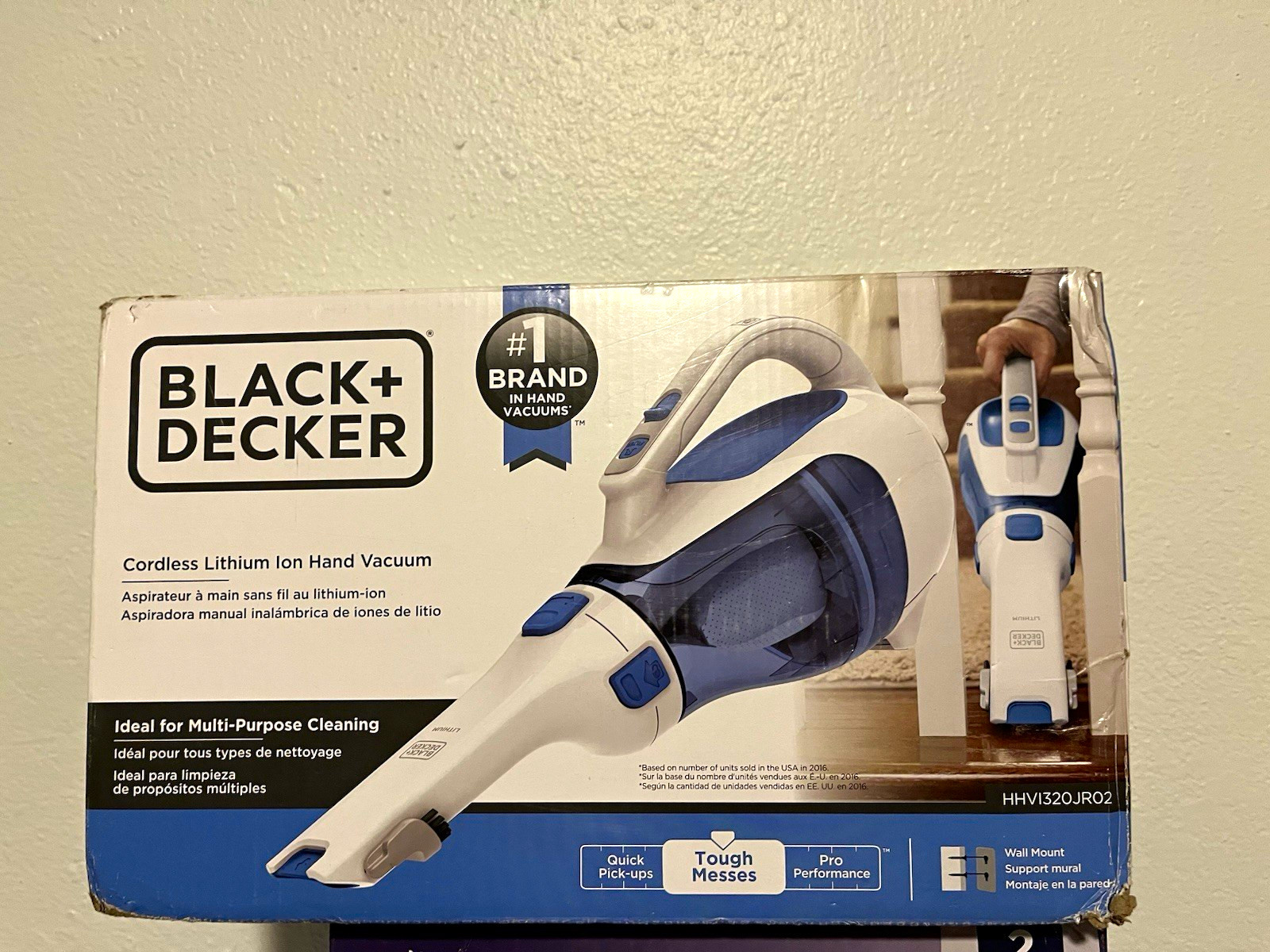 BLACK+DECKER Cordless Lithium-Ion Handheld Vacuum Bagless Wall Mount White