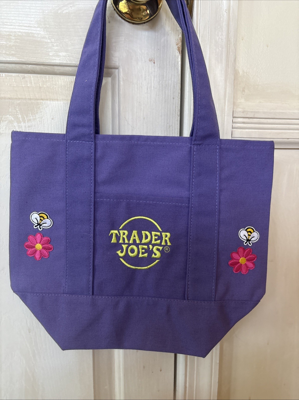 Trader Joe’s One Mini Bag Embroidery Special 4 Flowers and 4 Bees