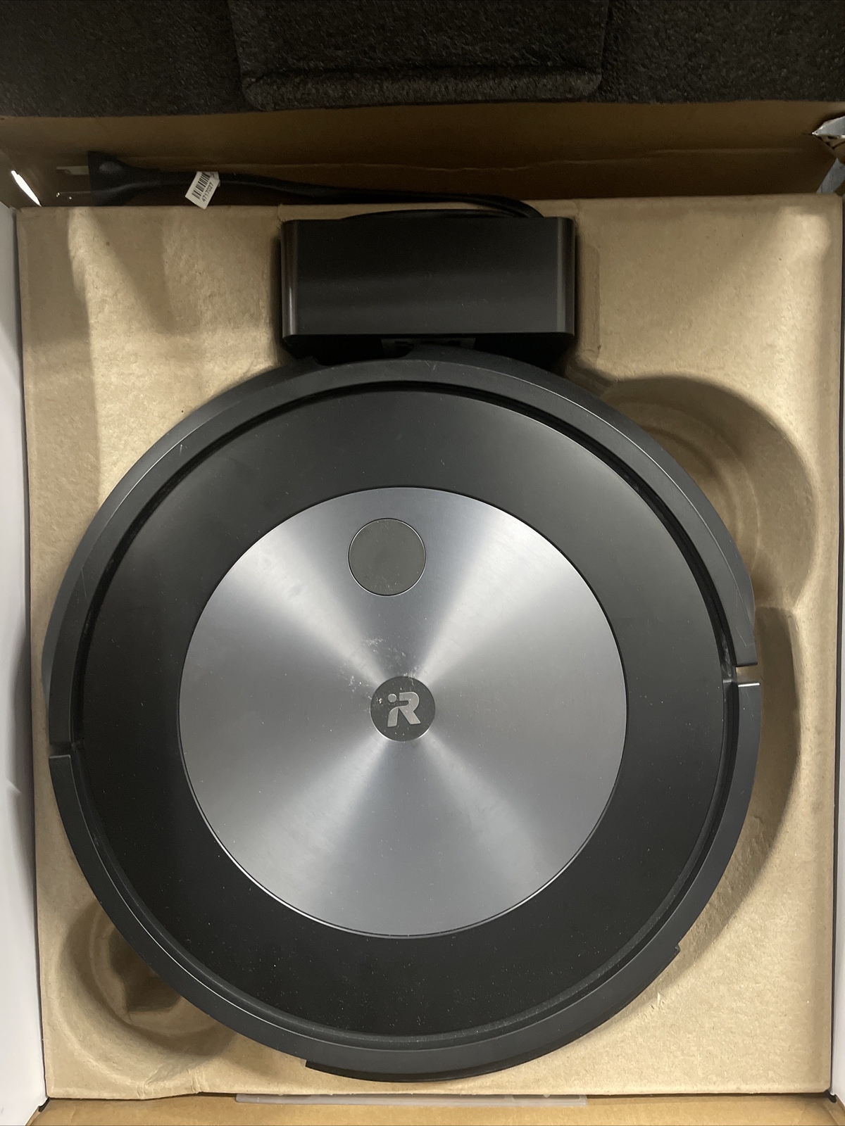 *MINT* iRobot Roomba j7 Robotic Vacuum Cleaner – Graphite