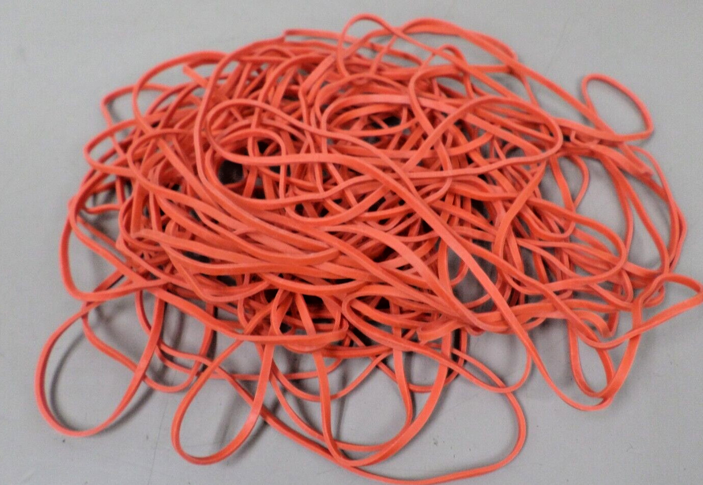 50 Pack 8-1/2″ x 1/8″ Rubber Bands for 23 to 32 Gallon Trash Can Bands