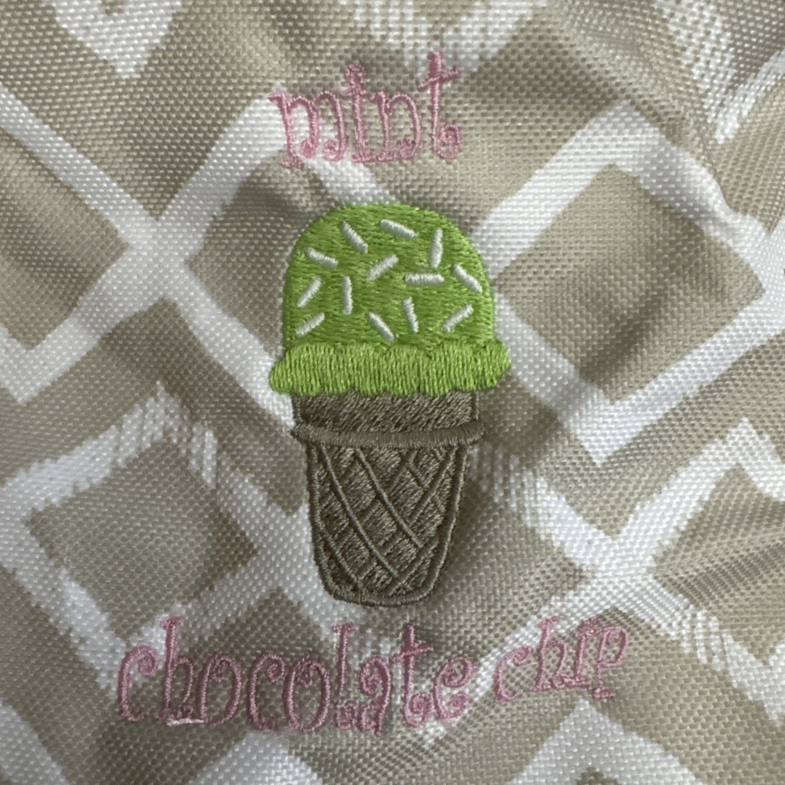 Thirty-One Gifts – Oh-Snap Canvas Bin – Dancing Diamond-Embroidery – Ice Cream
