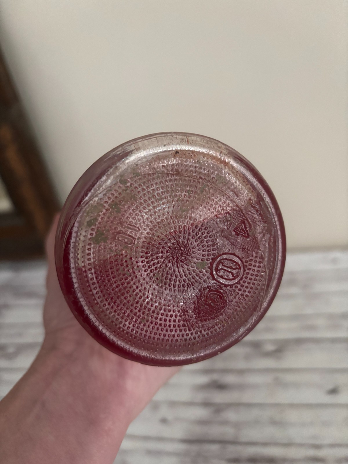 Vintage Old English Red Oil Furniture Polish Ribbed Bee Hive Glass Bottle
