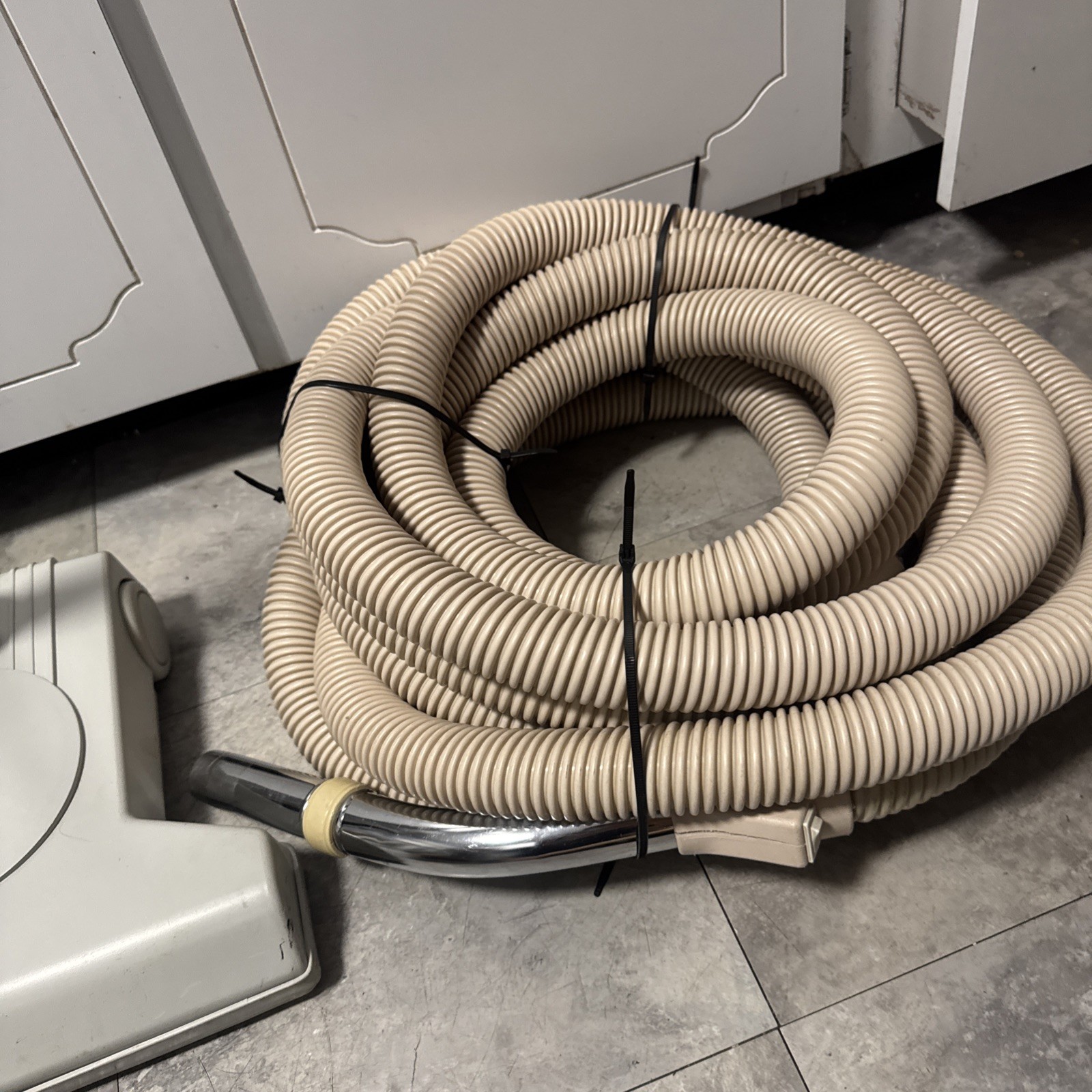 Lot Ultra TP 210 vacuum attachments and hose For Central Vac