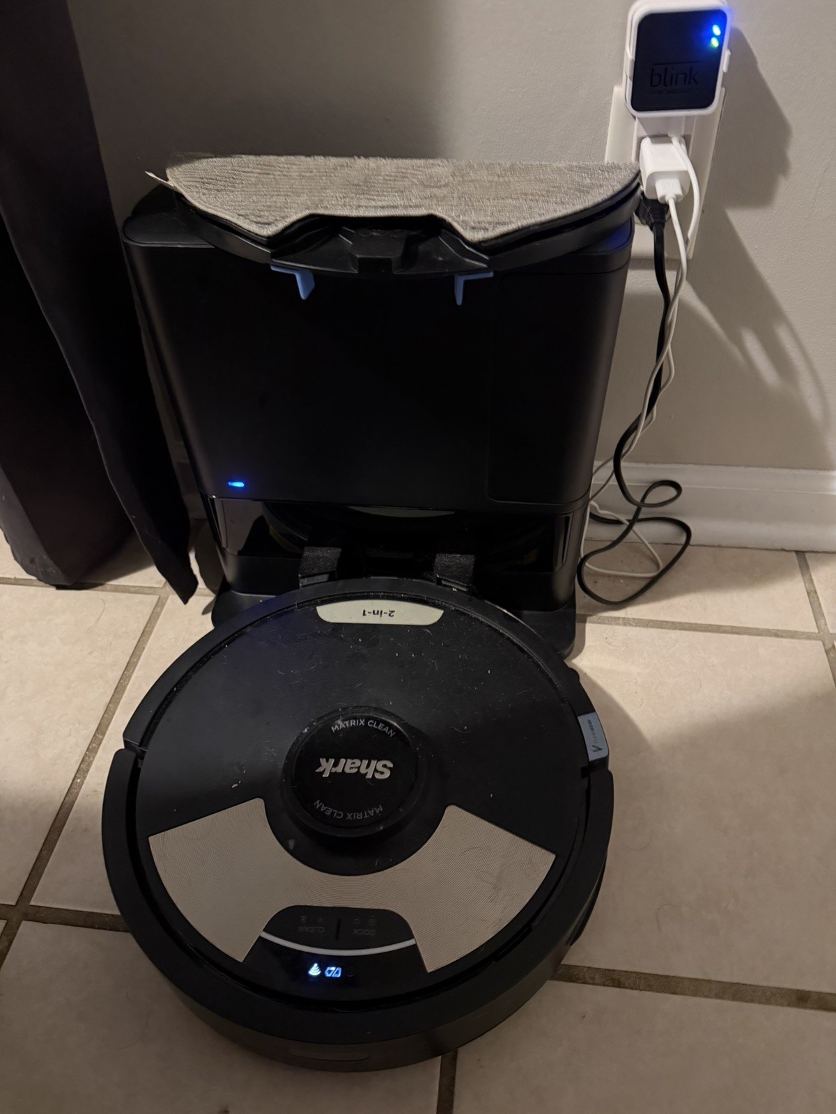 Shark Matrix Clean Robot Vacuum & Mop Self-Empty Base Wi-Fi Tested Works Great