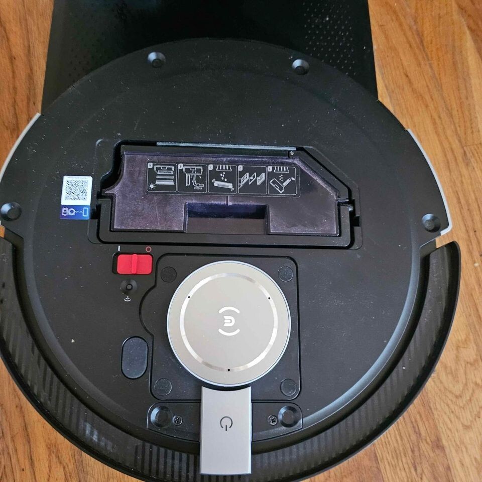 Ecovac Deebot X1 plus Robot vacuum and mop with full cleaning kit + mopping pads