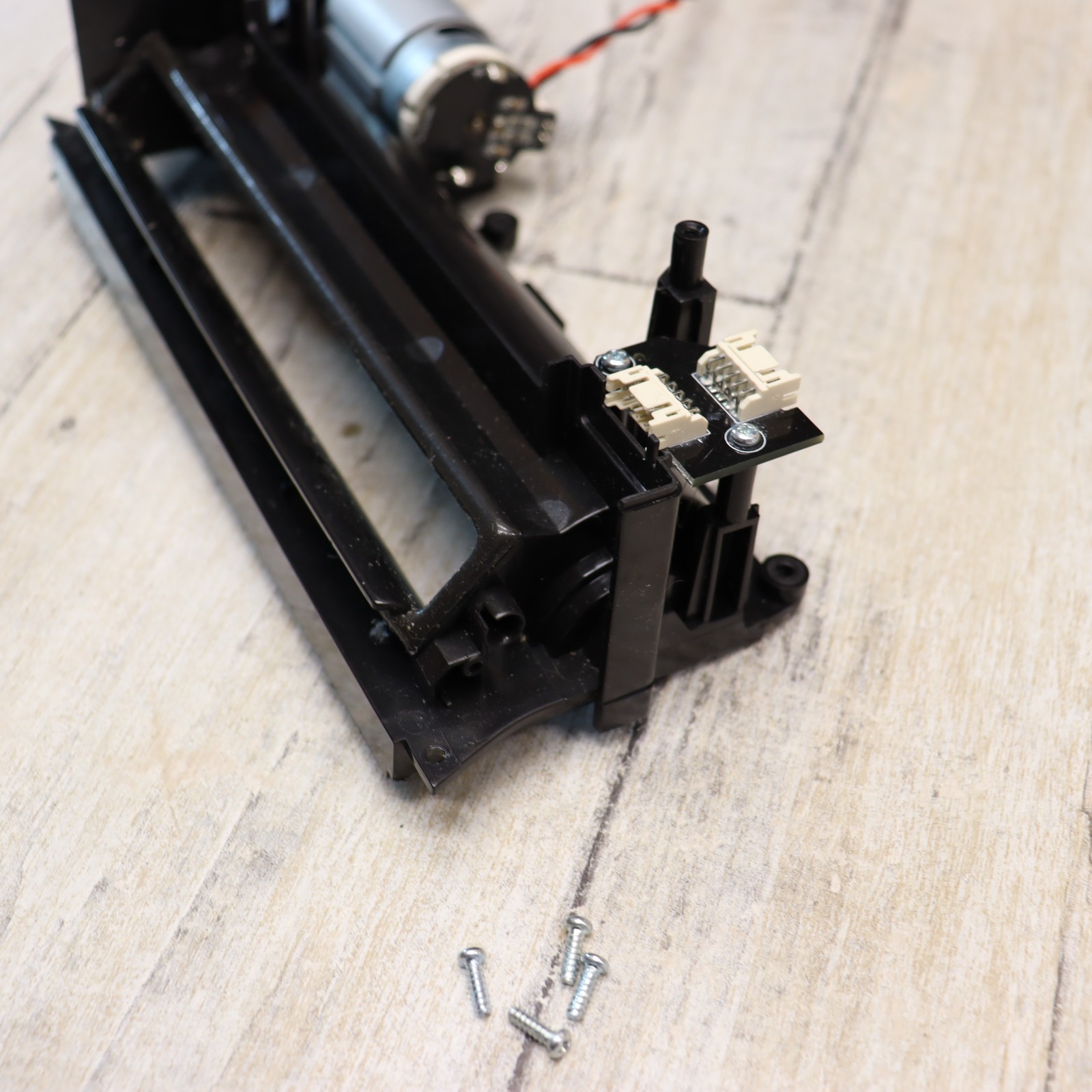 OEM BISSELL SpinWave Robot Vacuum 2859, 3115 Roller Brush Motor, Gear & Housing